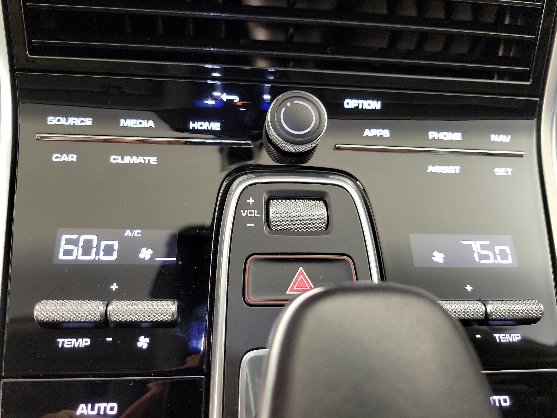 Thumbnail: 2023 Porsche Panamera - 17