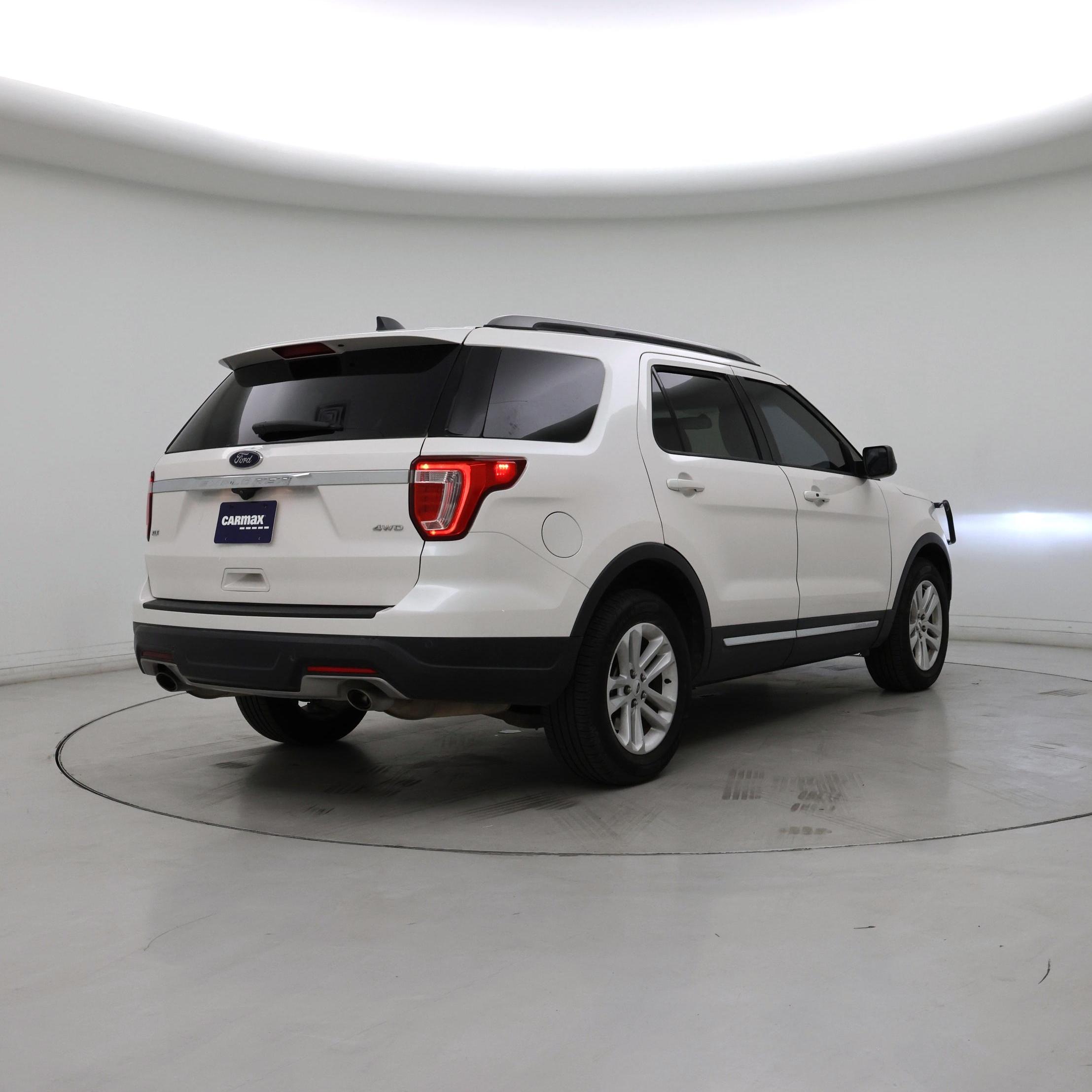 Thumbnail: 2018 Ford Explorer - 8