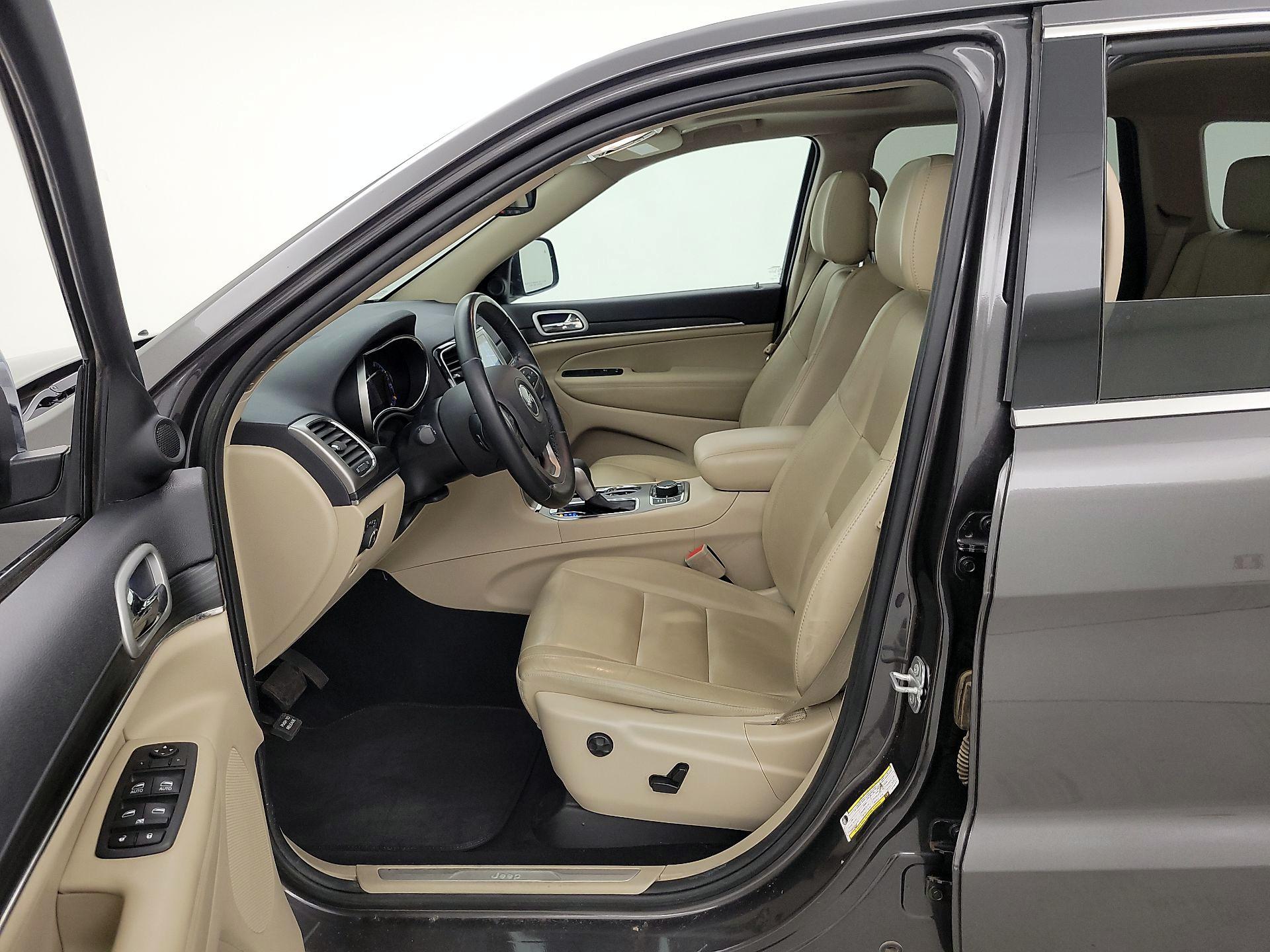 Thumbnail: 2020 Jeep Grand Cherokee - 11