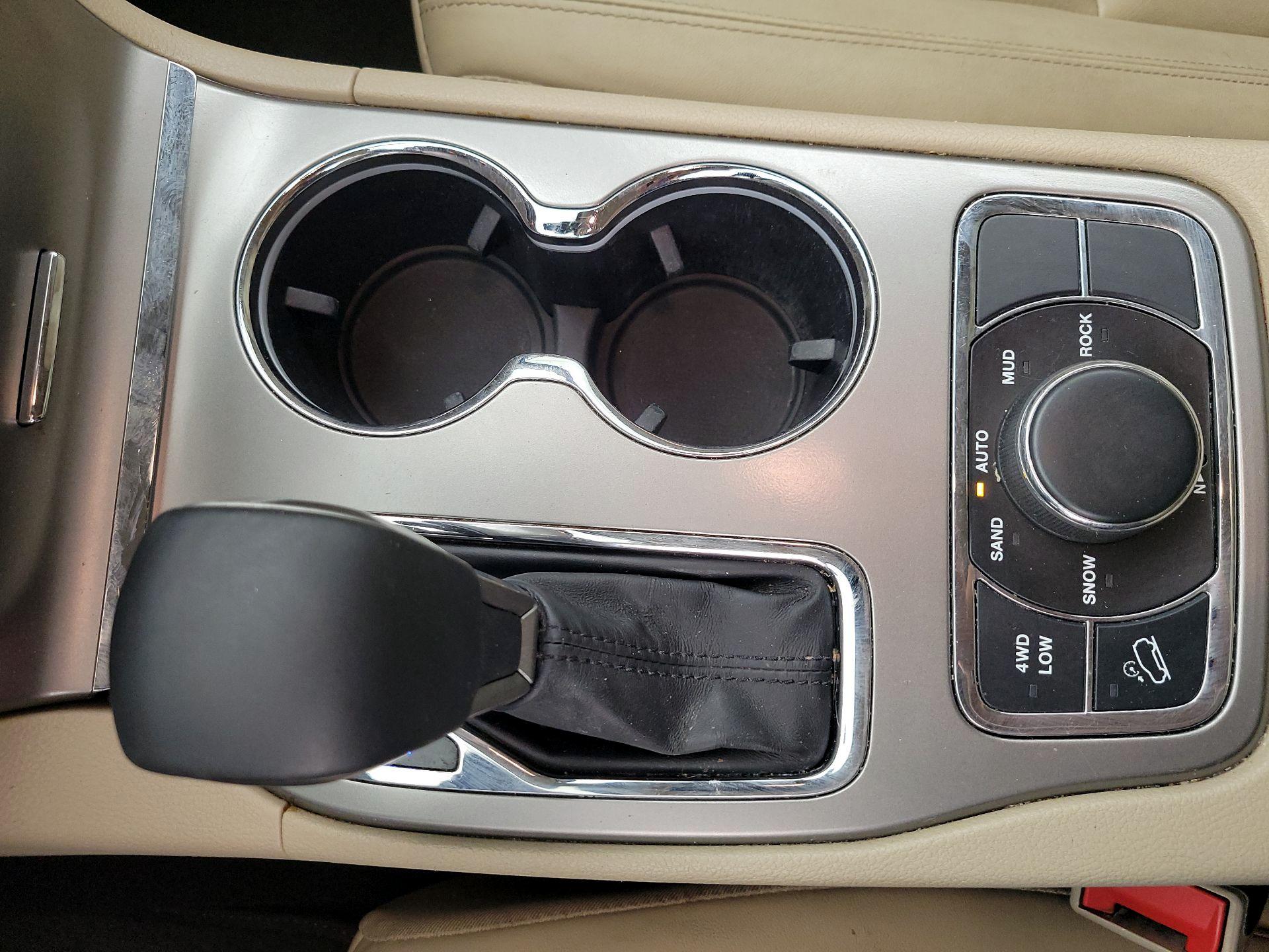 Thumbnail: 2020 Jeep Grand Cherokee - 18