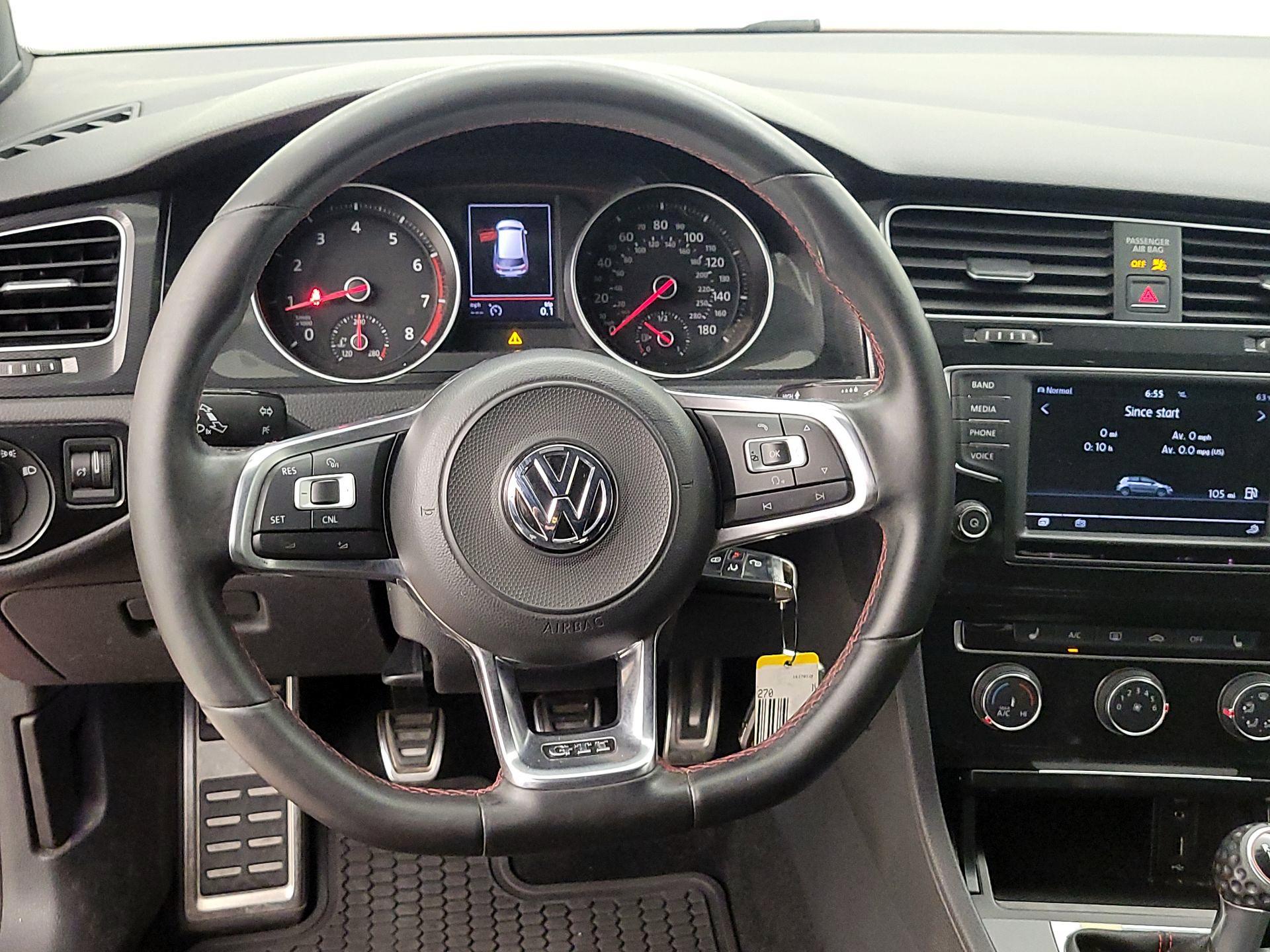 Thumbnail: 2017 Volkswagen Golf - 10