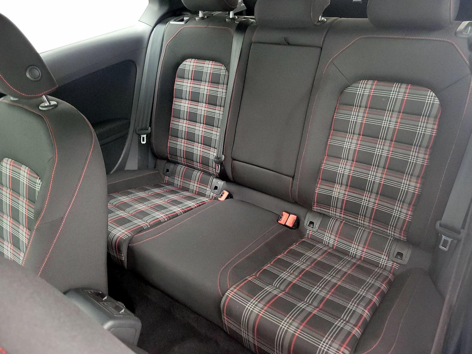 Thumbnail: 2017 Volkswagen Golf - 17