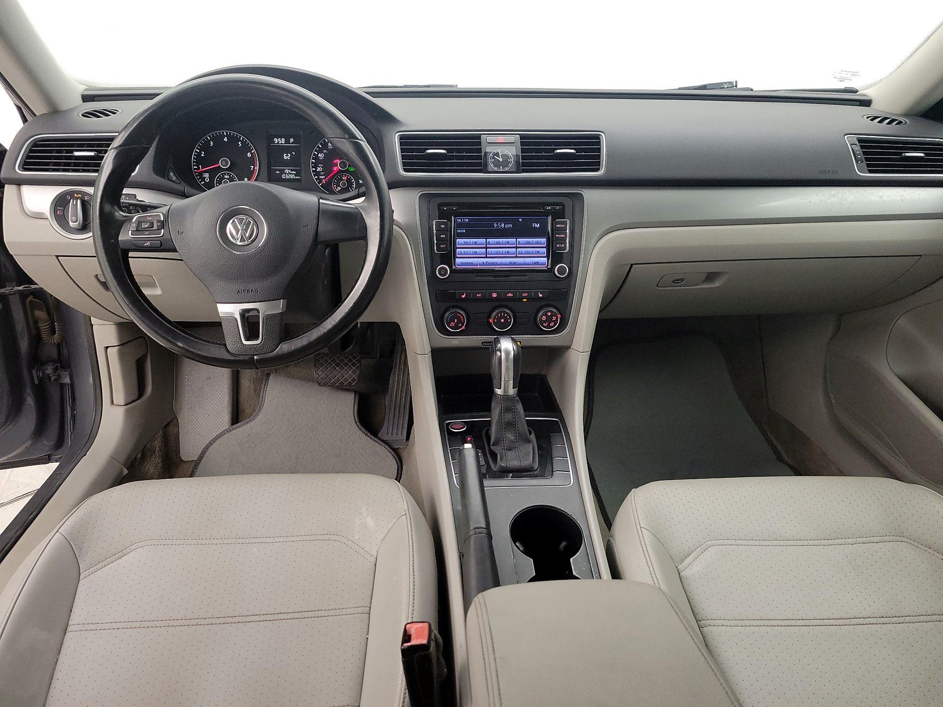 Thumbnail: 2015 Volkswagen Passat - 9