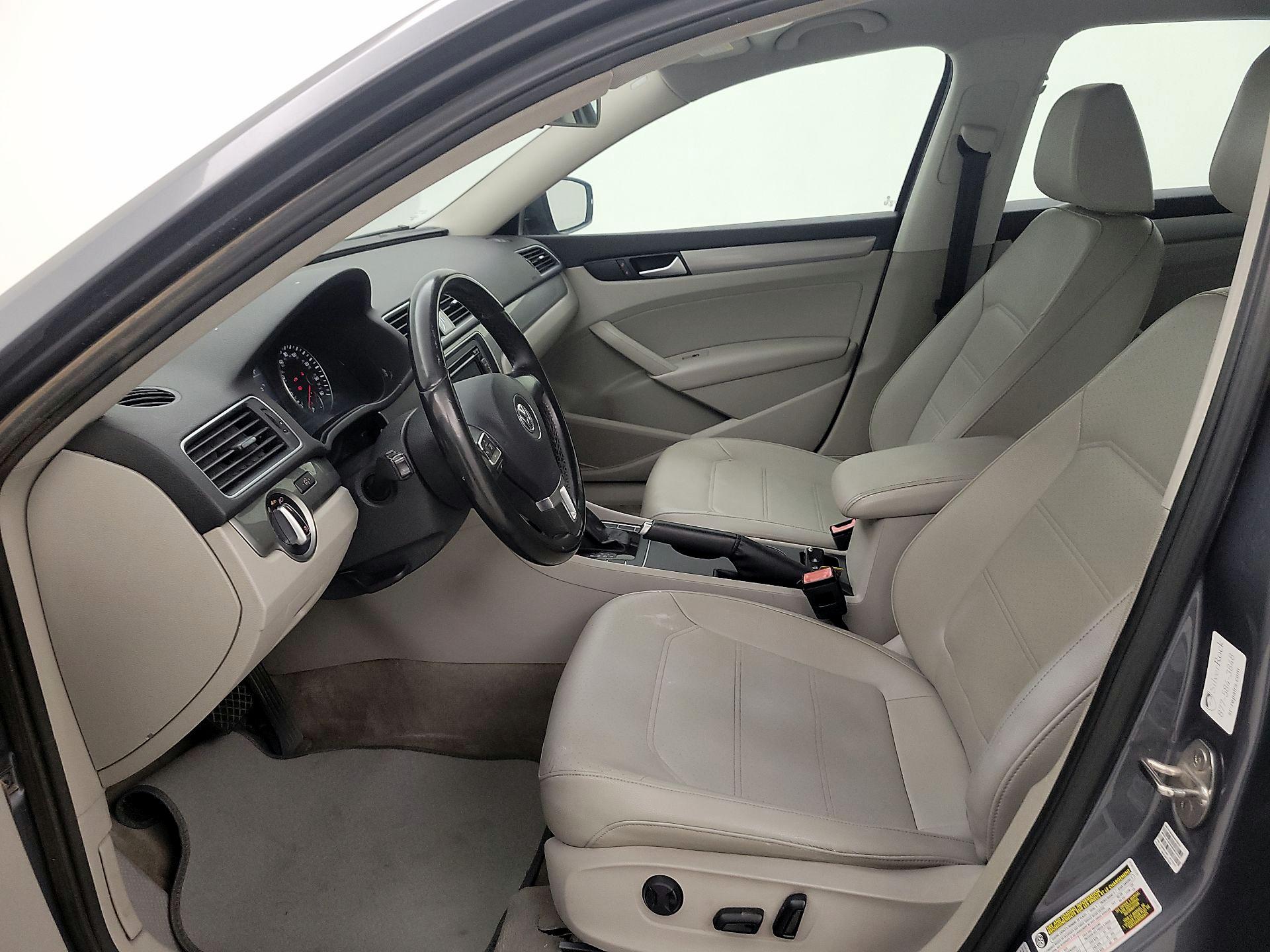 Thumbnail: 2015 Volkswagen Passat - 11