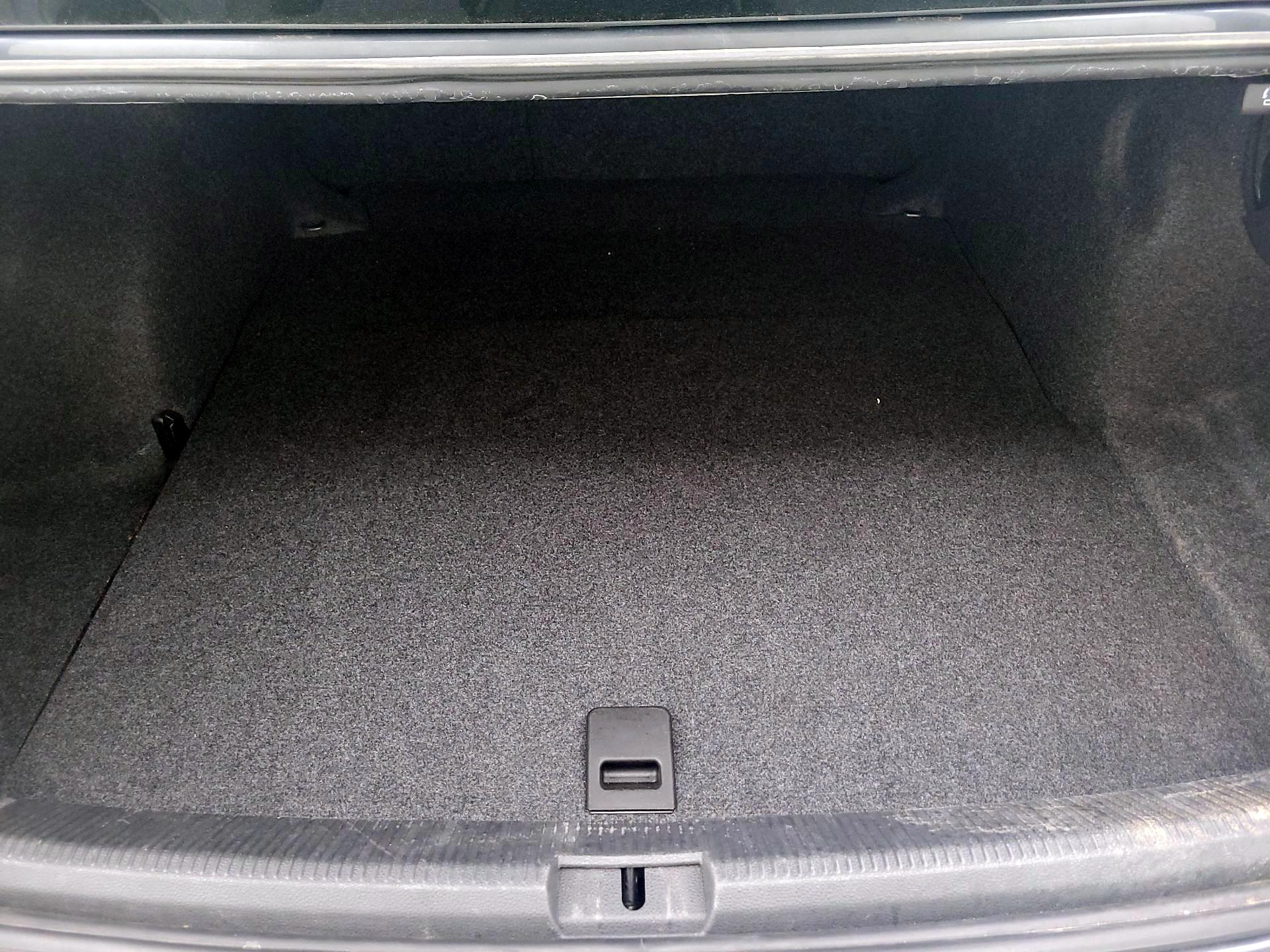 Thumbnail: 2015 Volkswagen Passat - 16