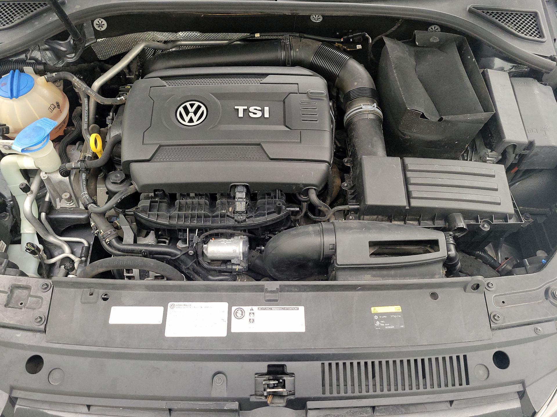 Thumbnail: 2015 Volkswagen Passat - 17