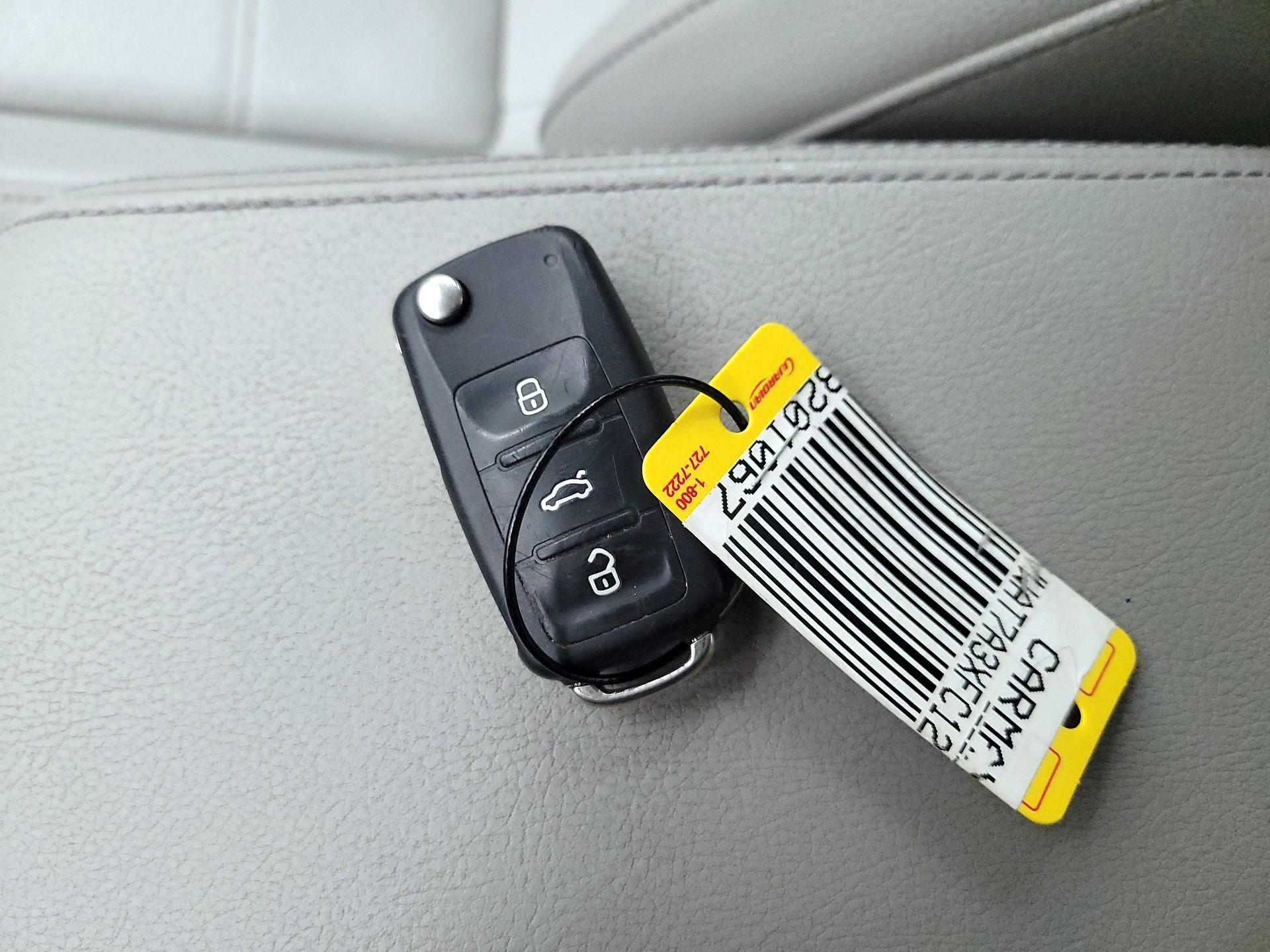 Thumbnail: 2015 Volkswagen Passat - 18