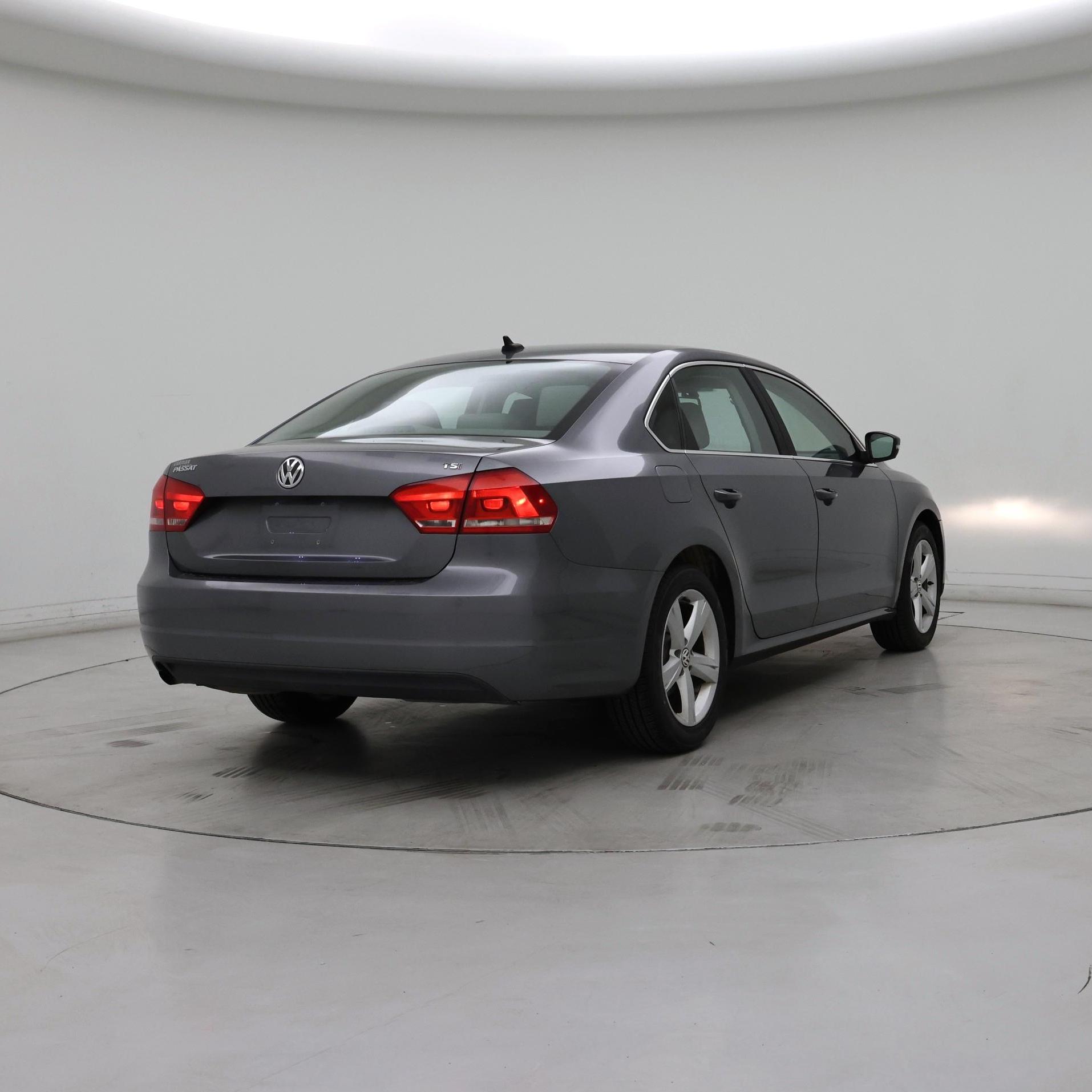 Thumbnail: 2015 Volkswagen Passat - 8