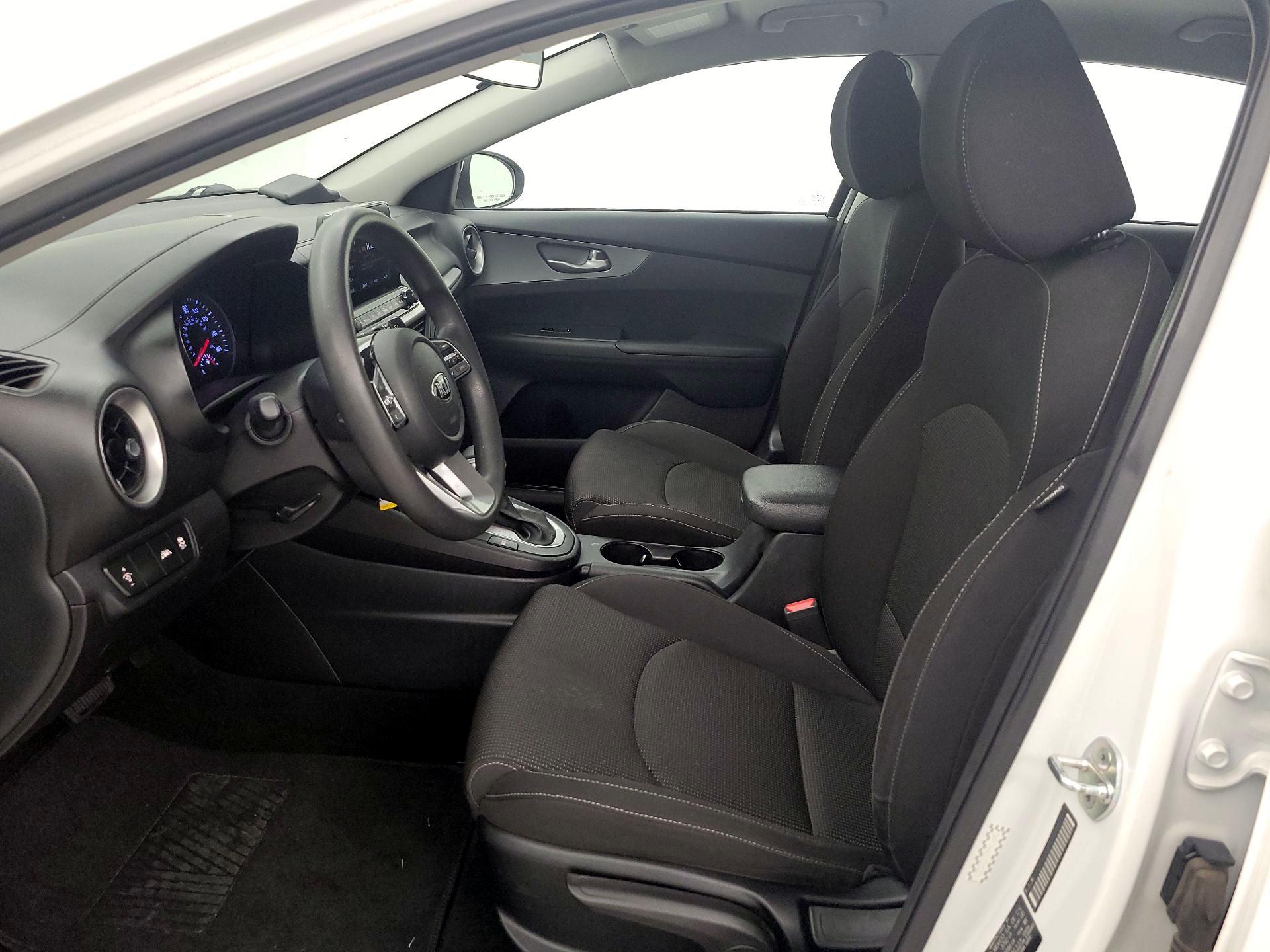 Thumbnail: 2020 Kia Forte - 11