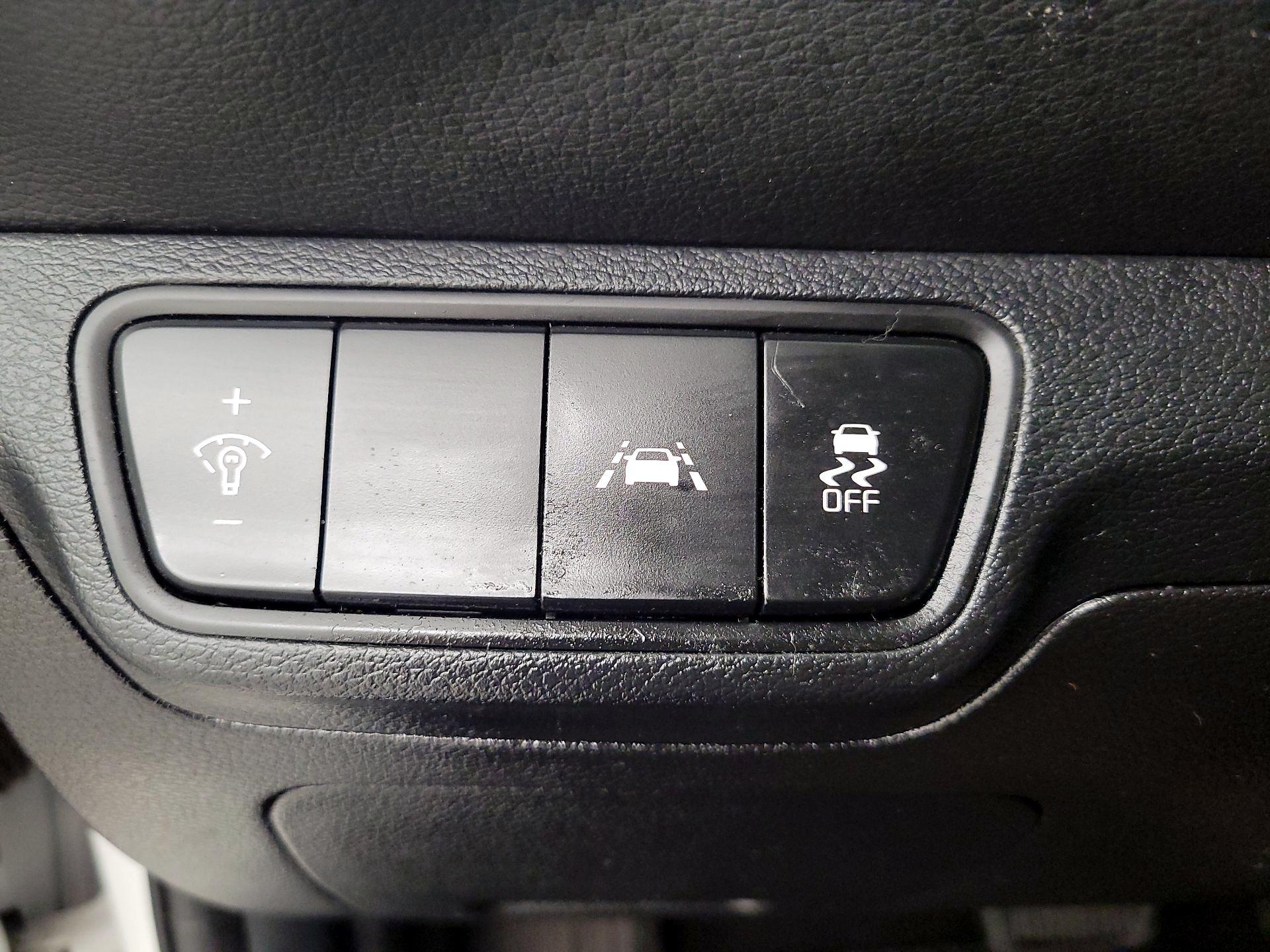 Thumbnail: 2020 Kia Forte - 13