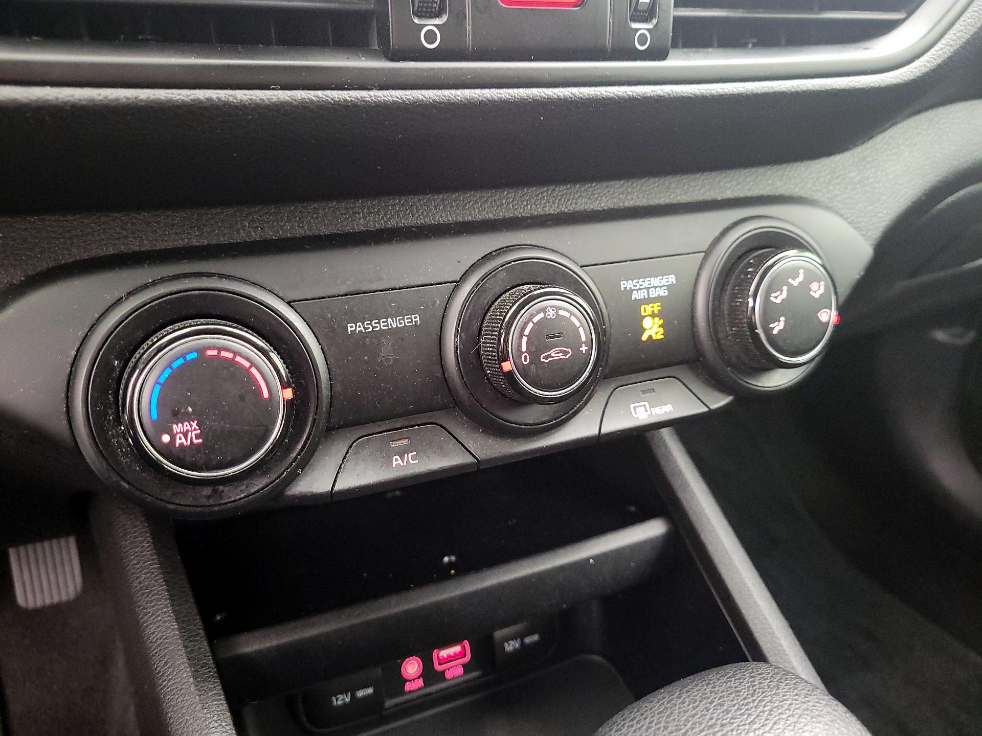 Thumbnail: 2020 Kia Forte - 16