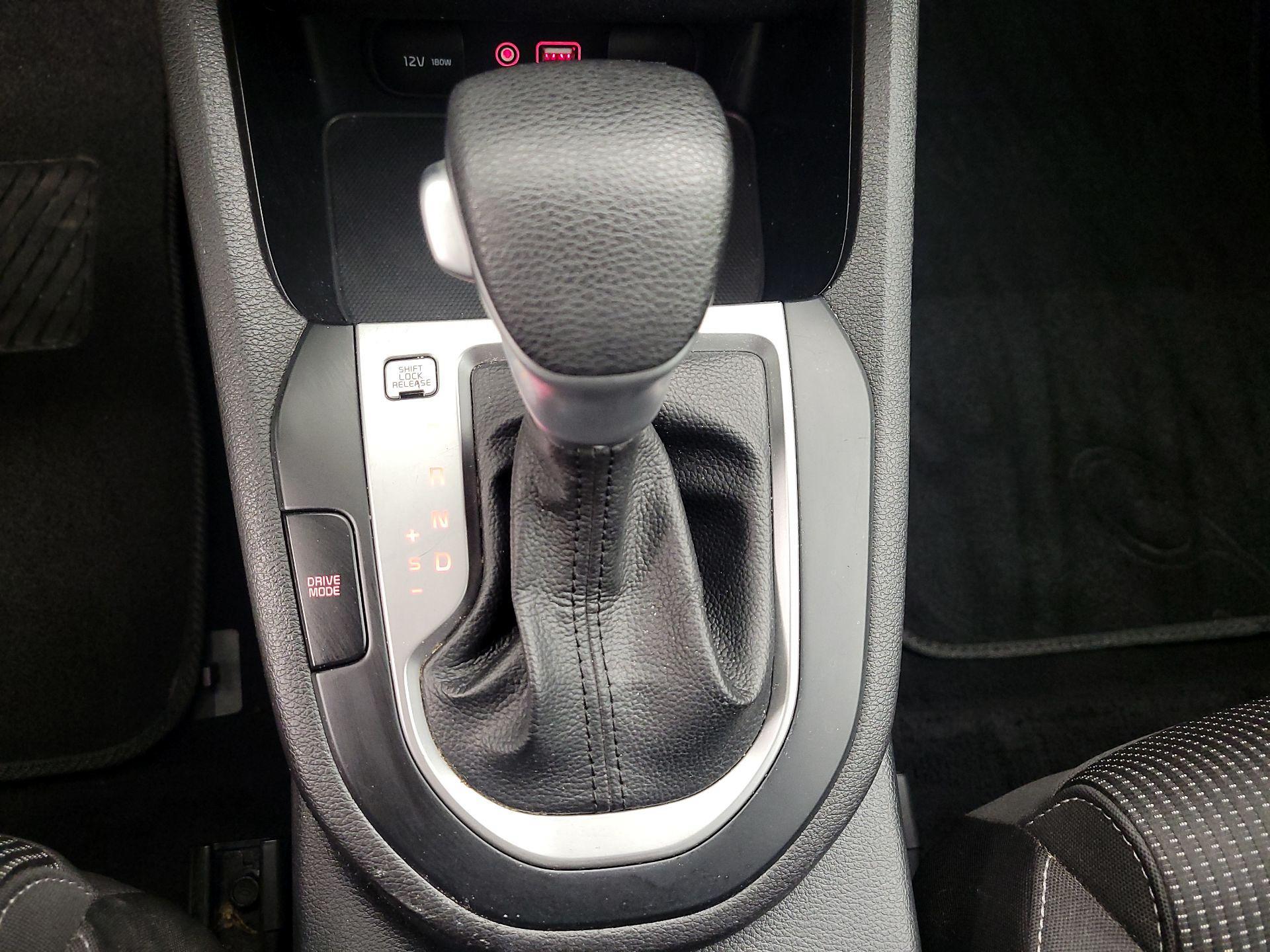 Thumbnail: 2020 Kia Forte - 17