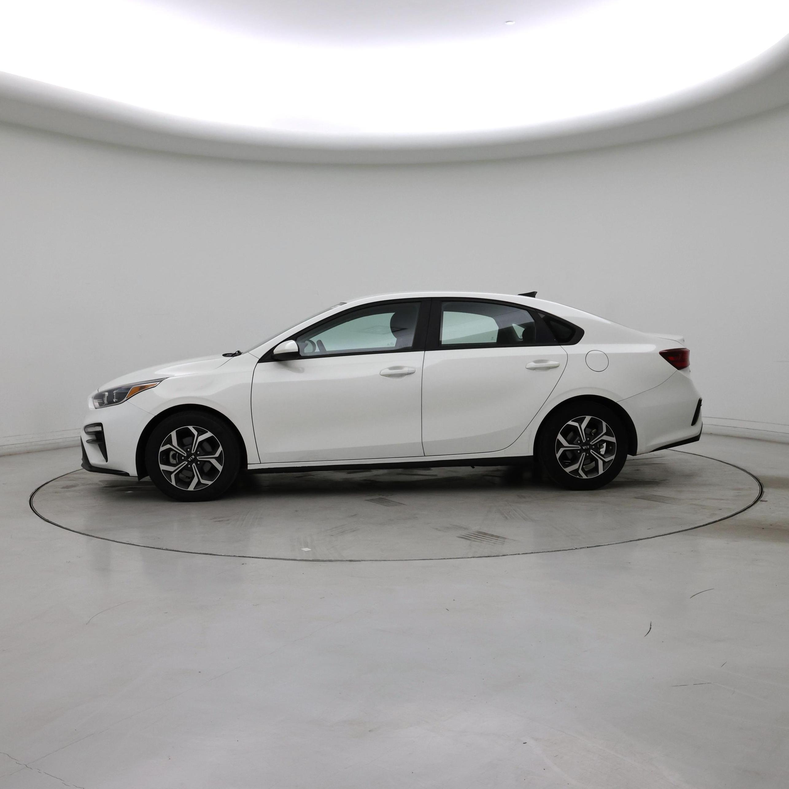 Thumbnail: 2020 Kia Forte - 3