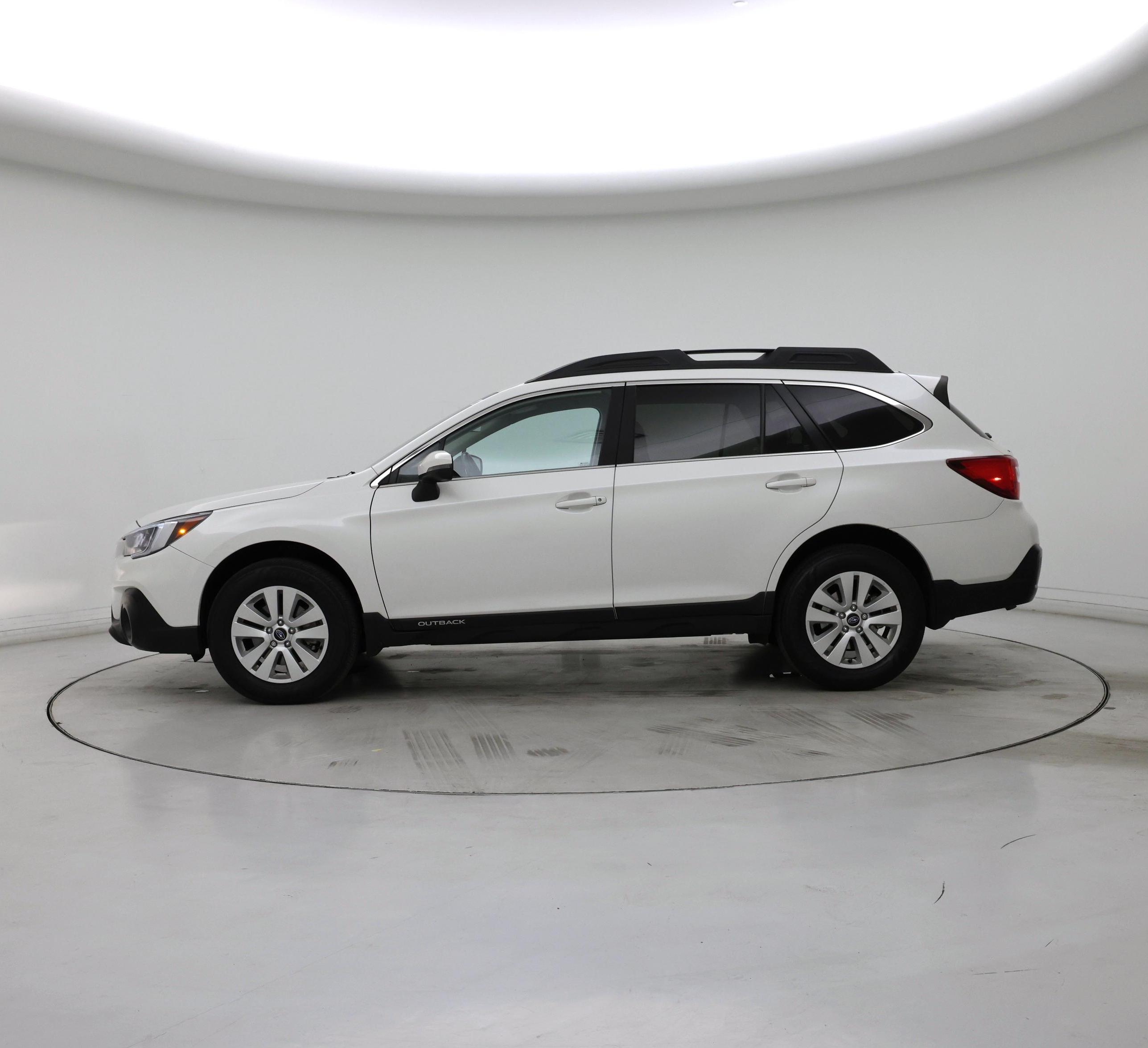 Thumbnail: 2018 Subaru Outback - 3