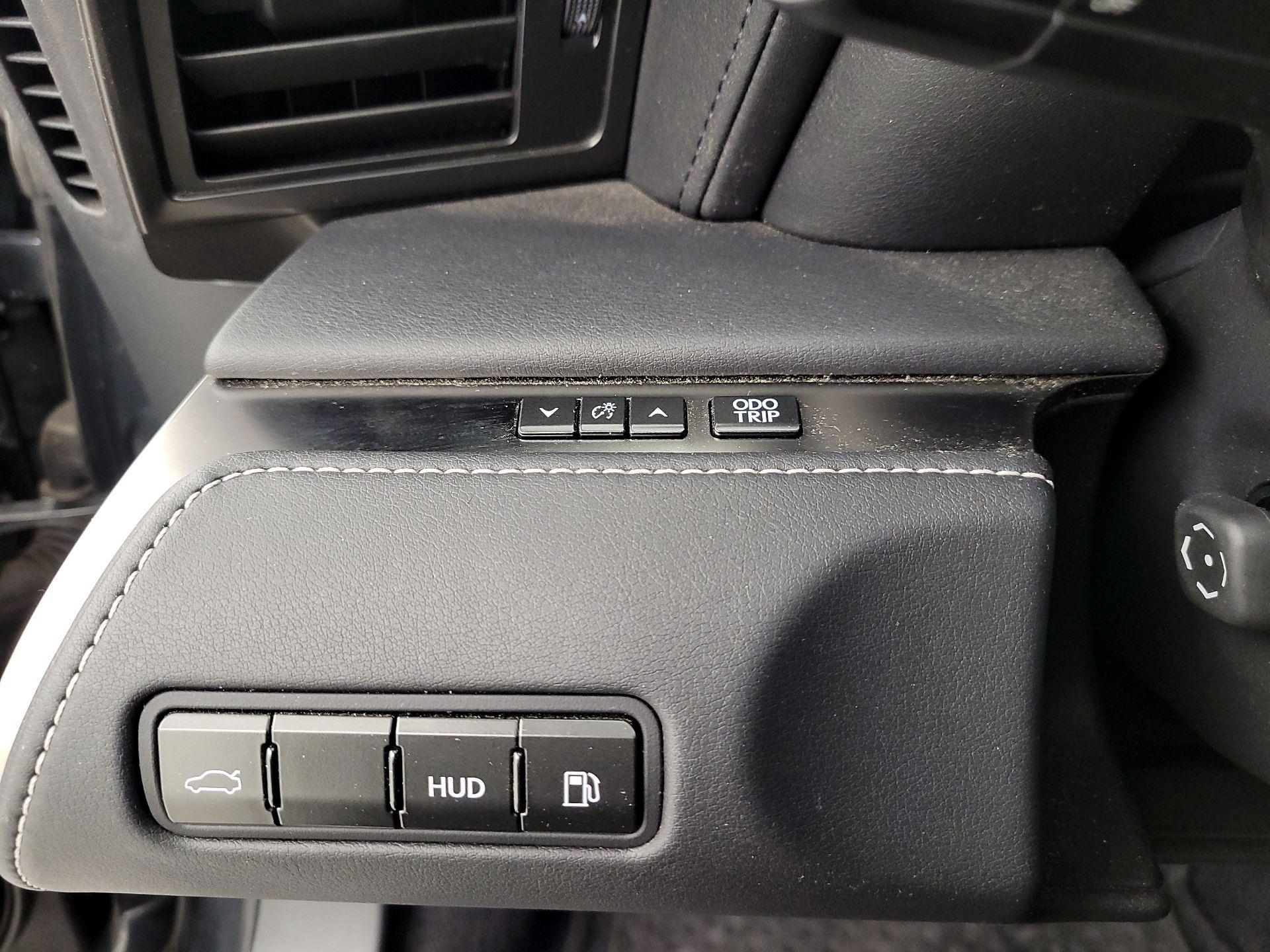 Thumbnail: 2018 Lexus LC - 13