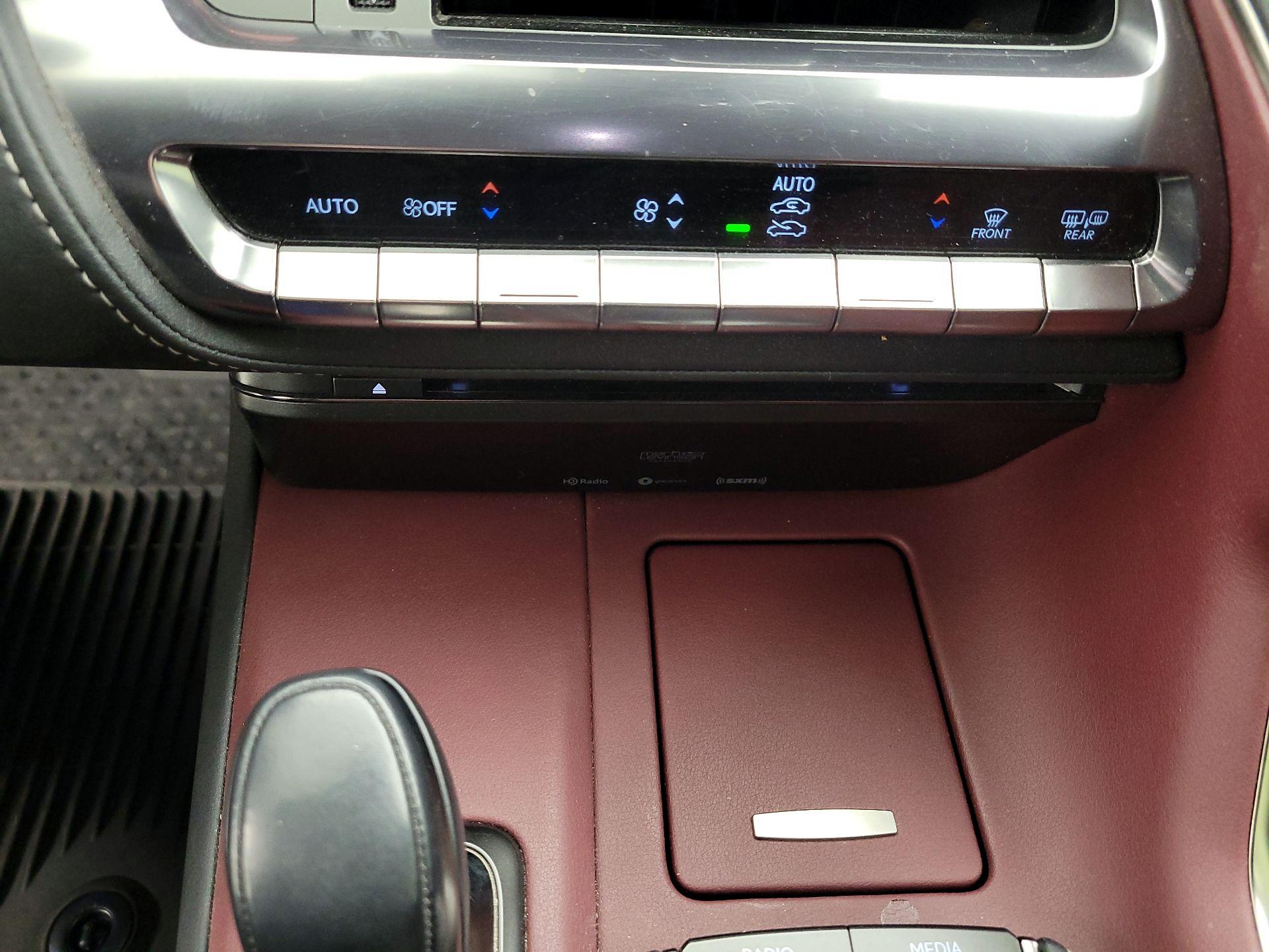 Thumbnail: 2018 Lexus LC - 17