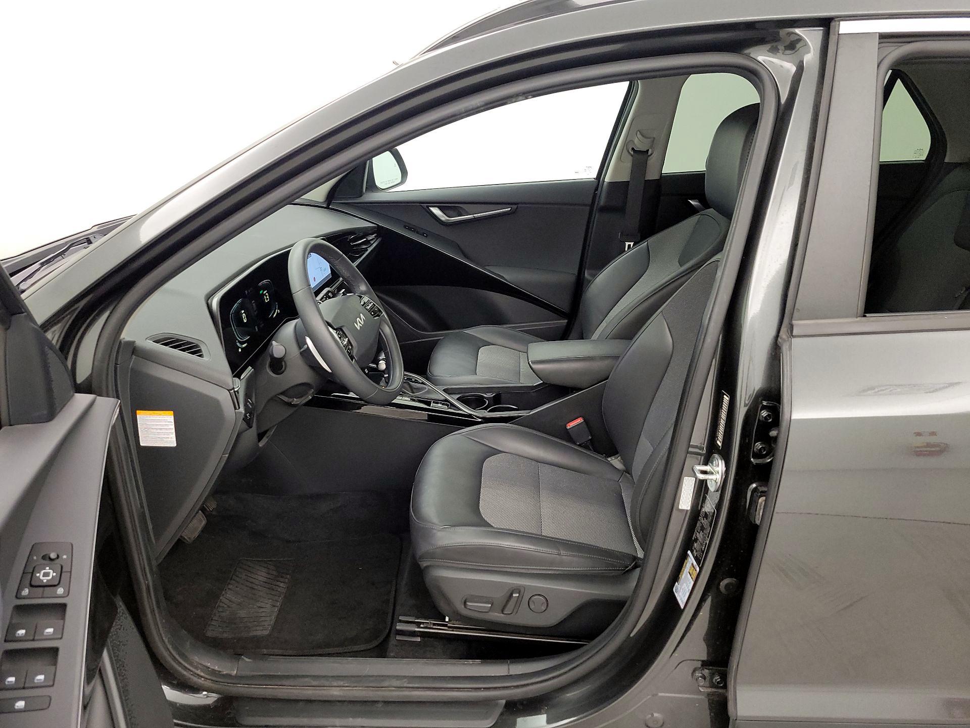 Thumbnail: 2023 Kia Niro - 11