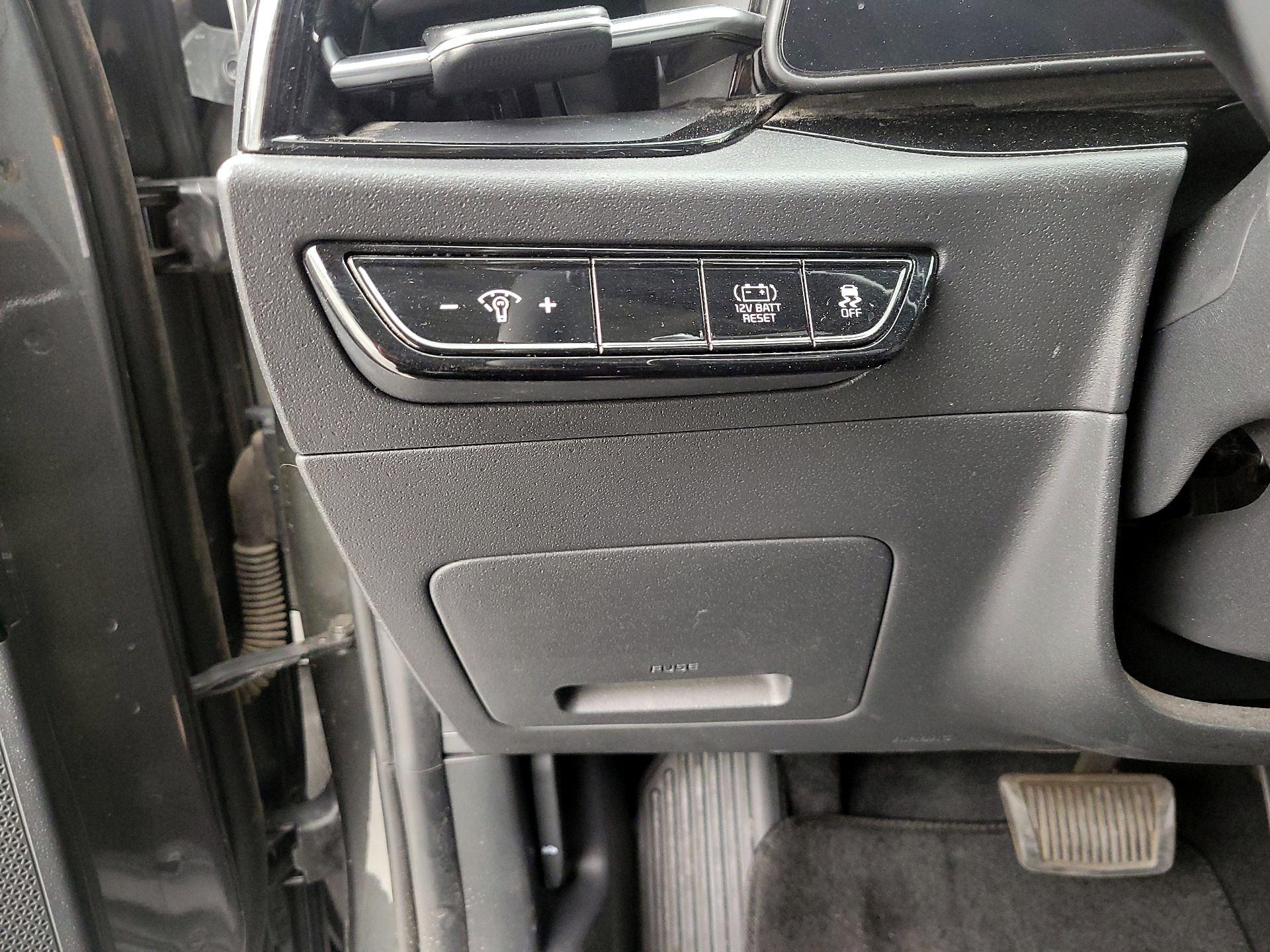 Thumbnail: 2023 Kia Niro - 13