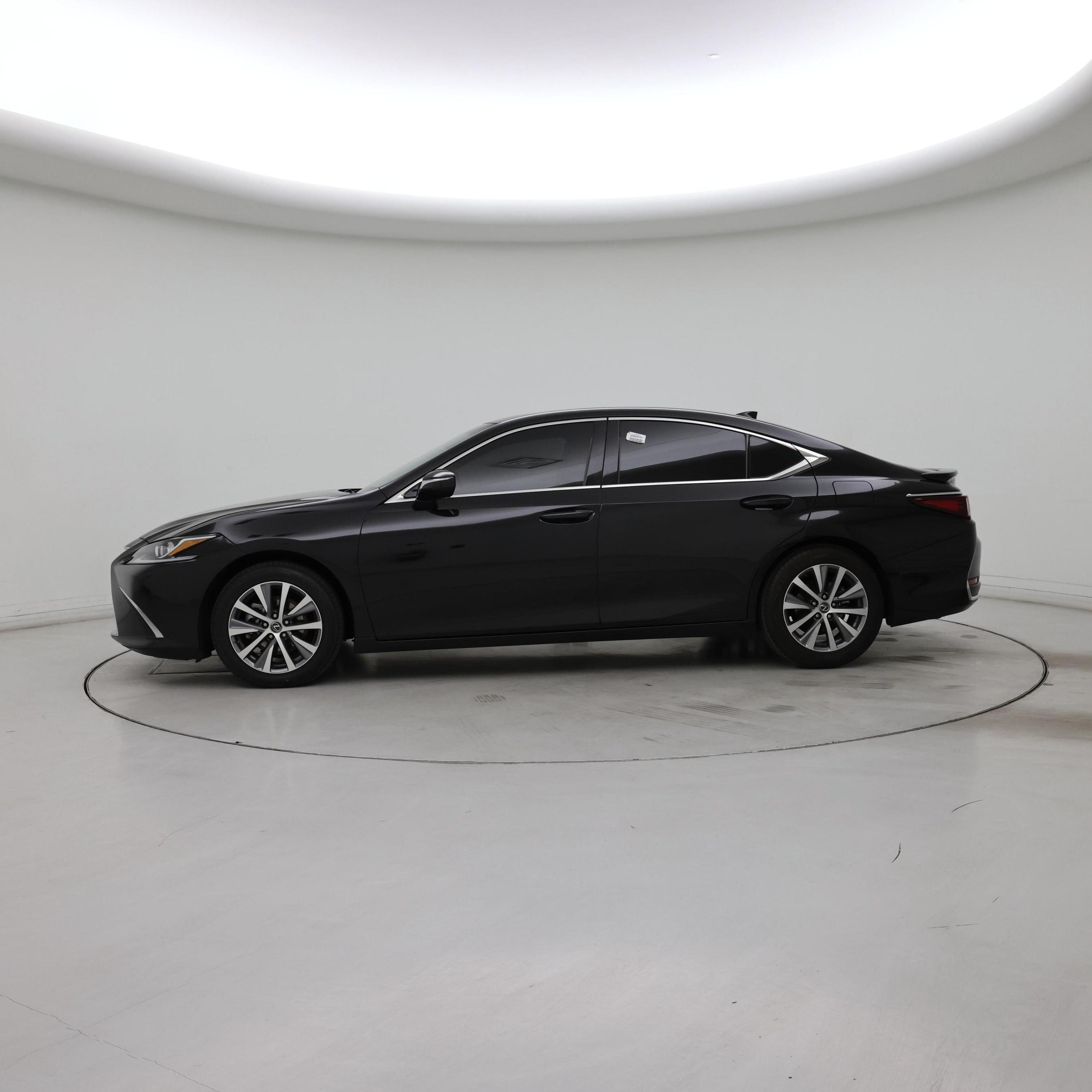 Thumbnail: 2020 Lexus ES - 3