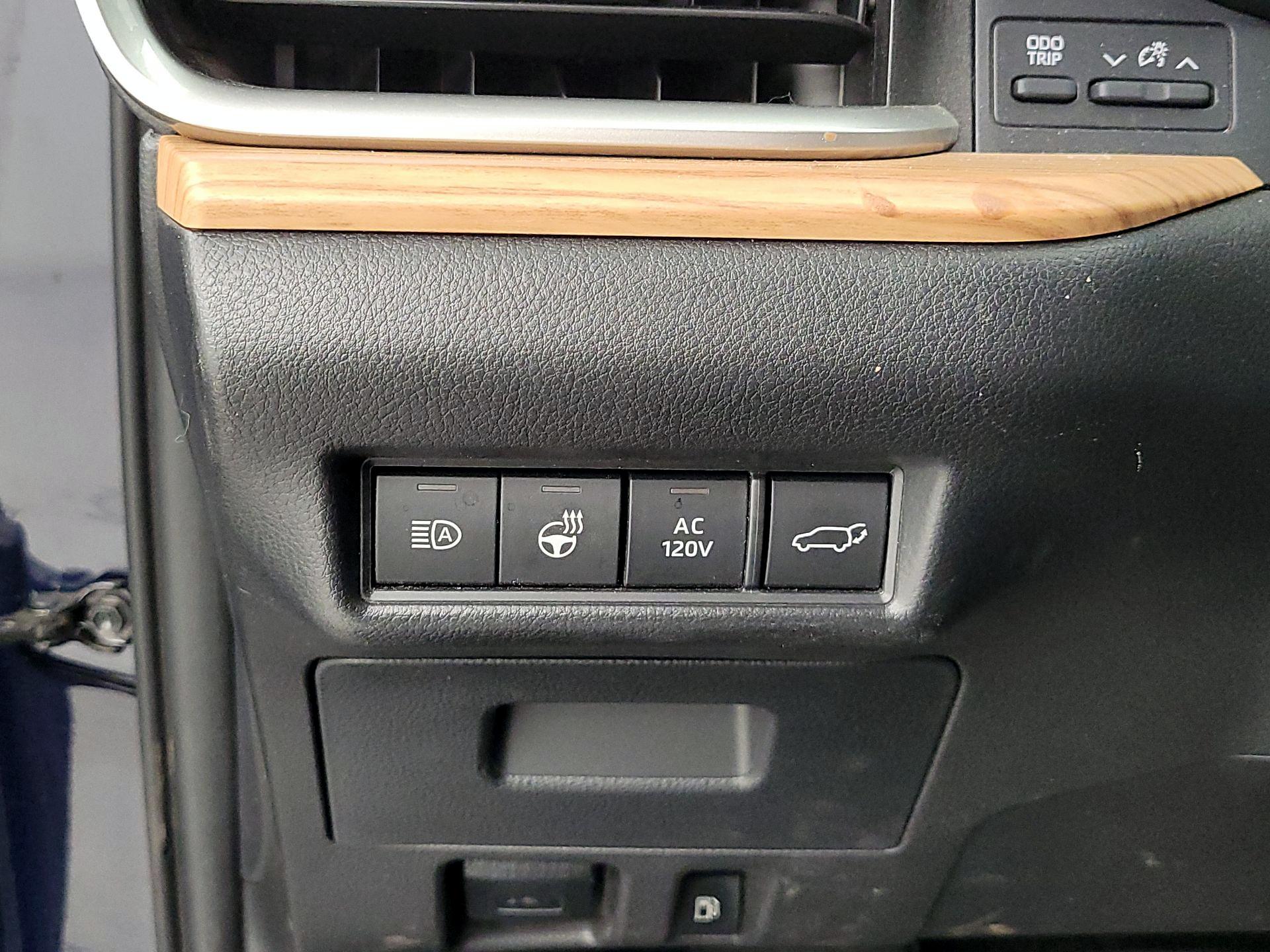 Thumbnail: 2024 Toyota Highlander - 13