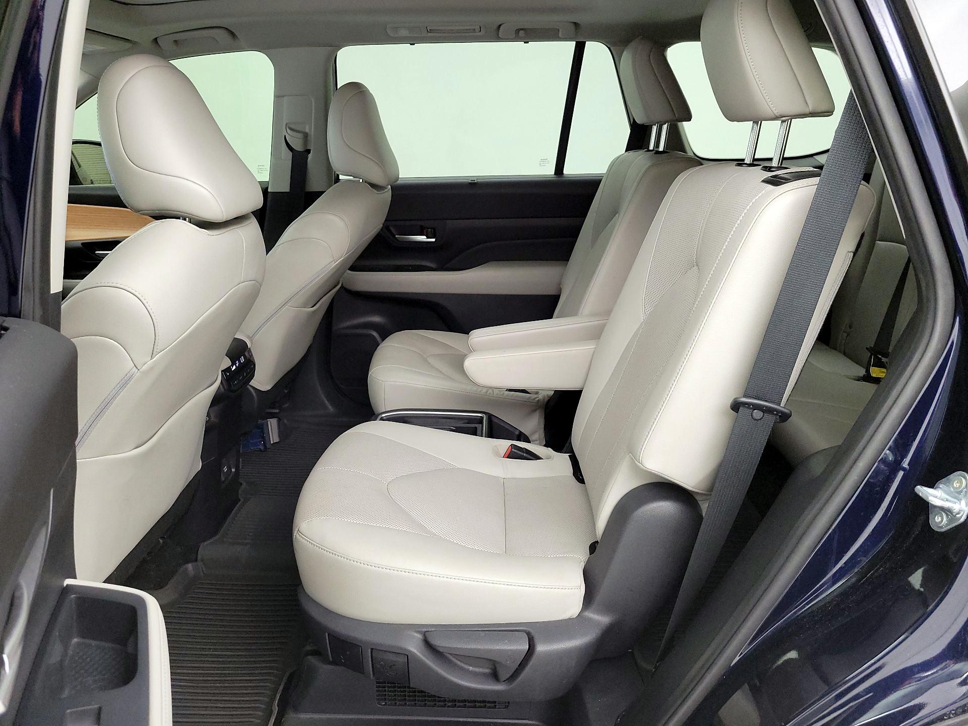 Thumbnail: 2024 Toyota Highlander - 20