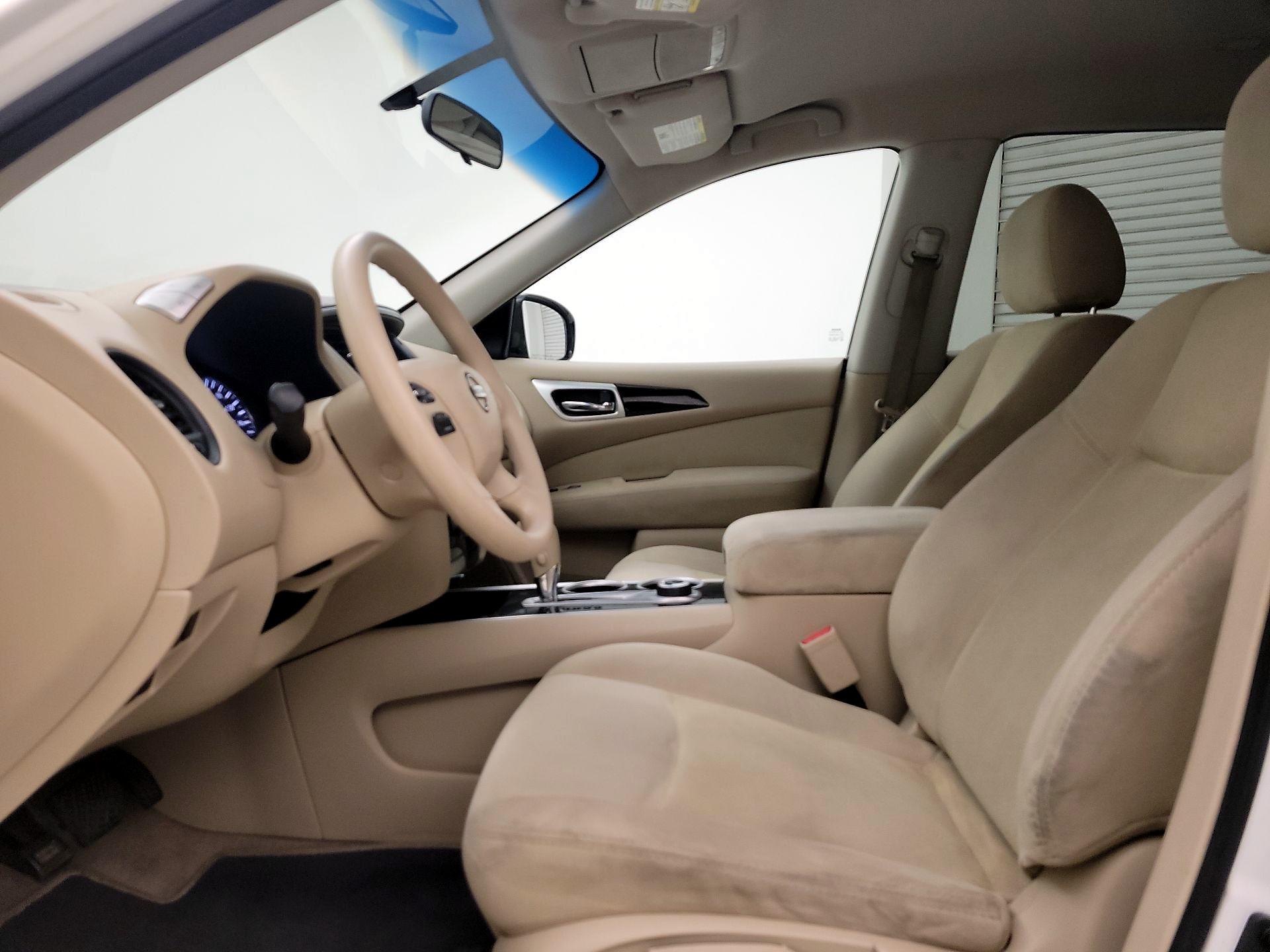 Thumbnail: 2015 Nissan Pathfinder - 11