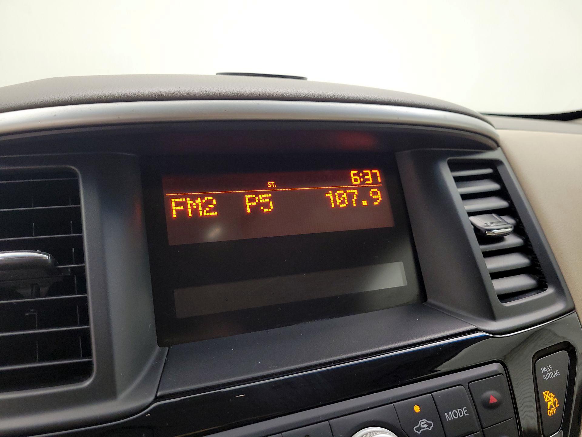 Thumbnail: 2015 Nissan Pathfinder - 13