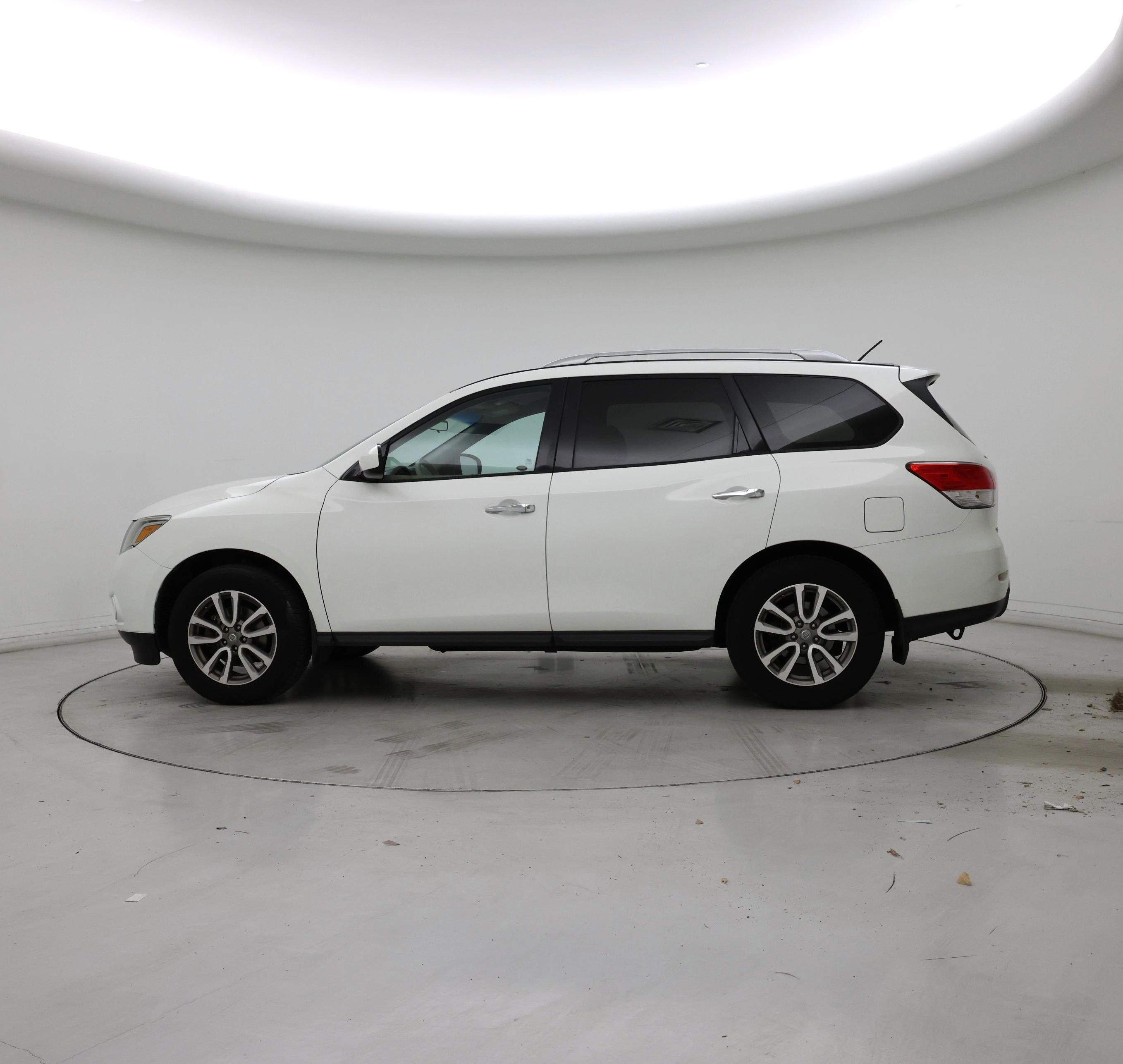 Thumbnail: 2015 Nissan Pathfinder - 3