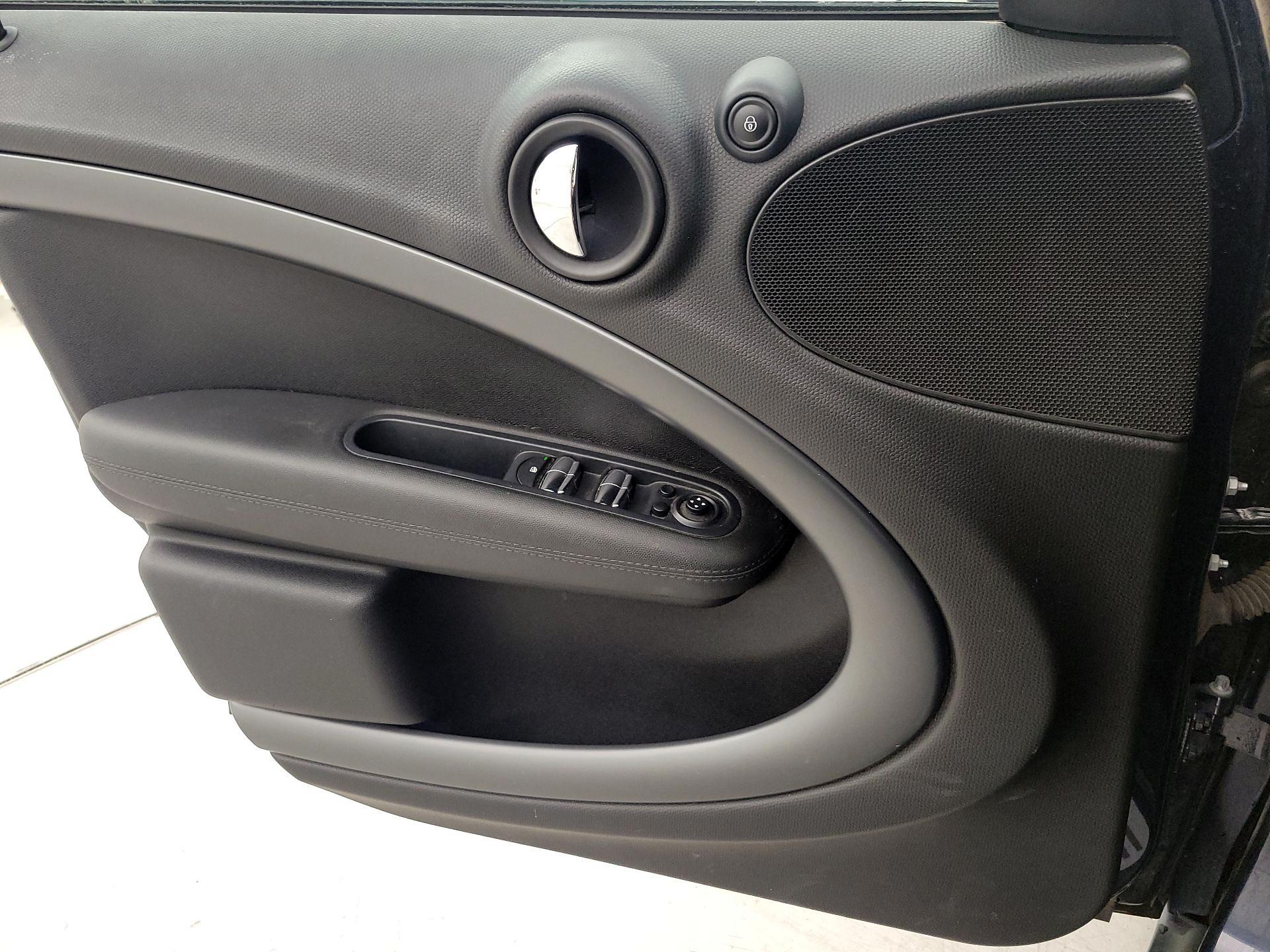 Thumbnail: 2015 MINI Cooper Countryman - 12