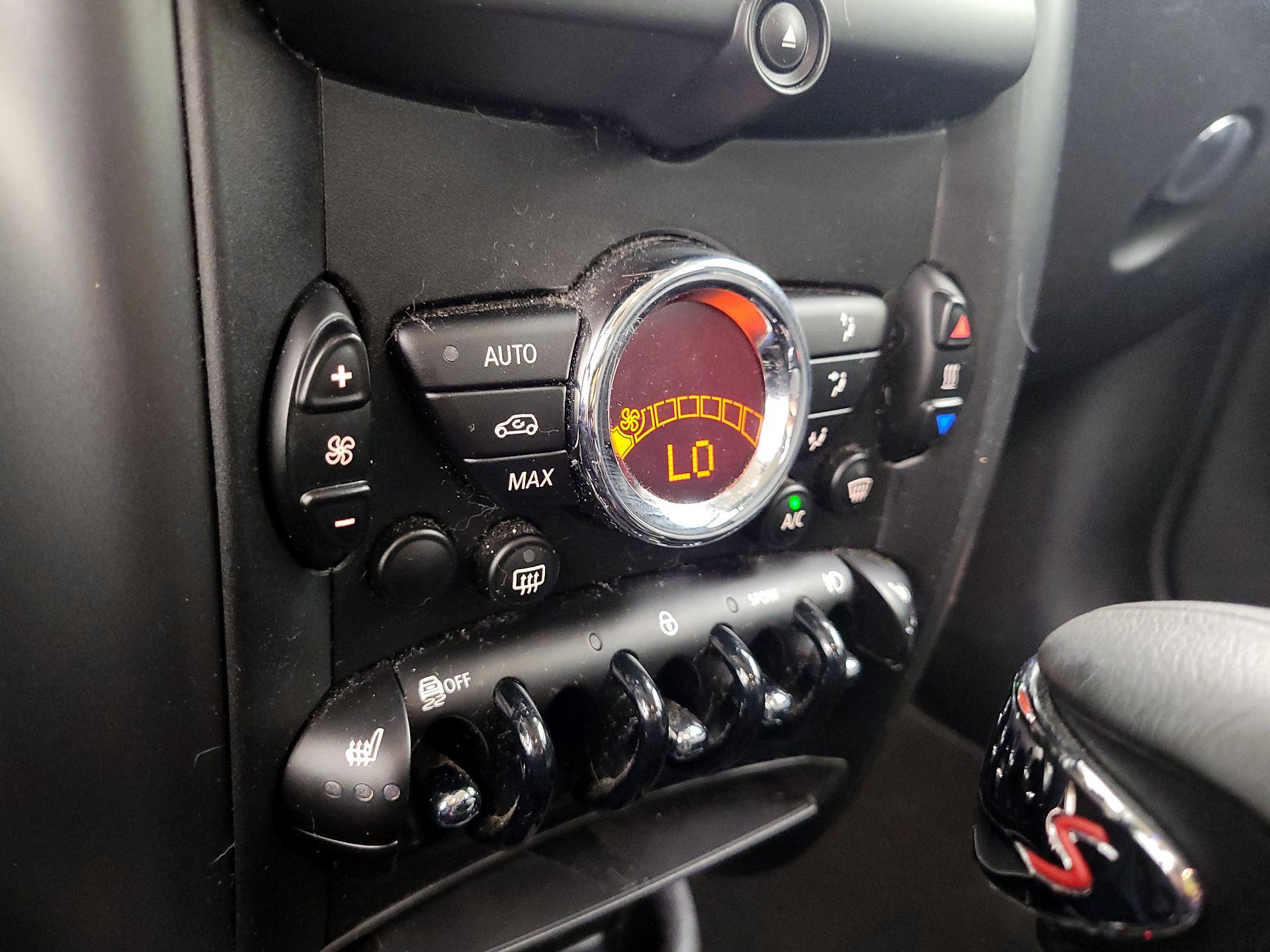 Thumbnail: 2015 MINI Cooper Countryman - 14