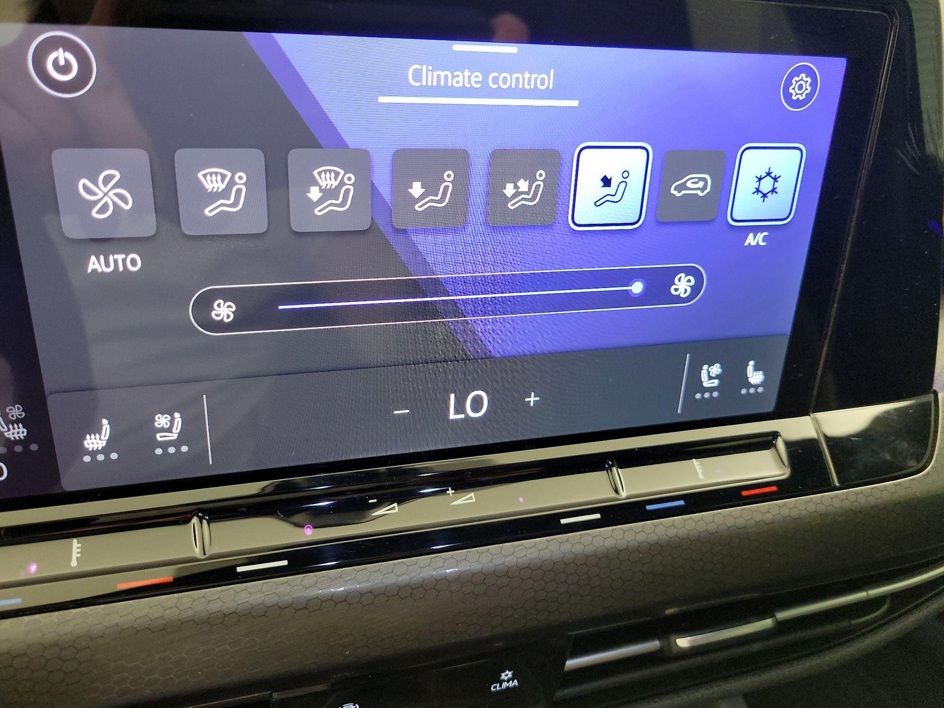 Thumbnail: 2022 Volkswagen Golf - 14