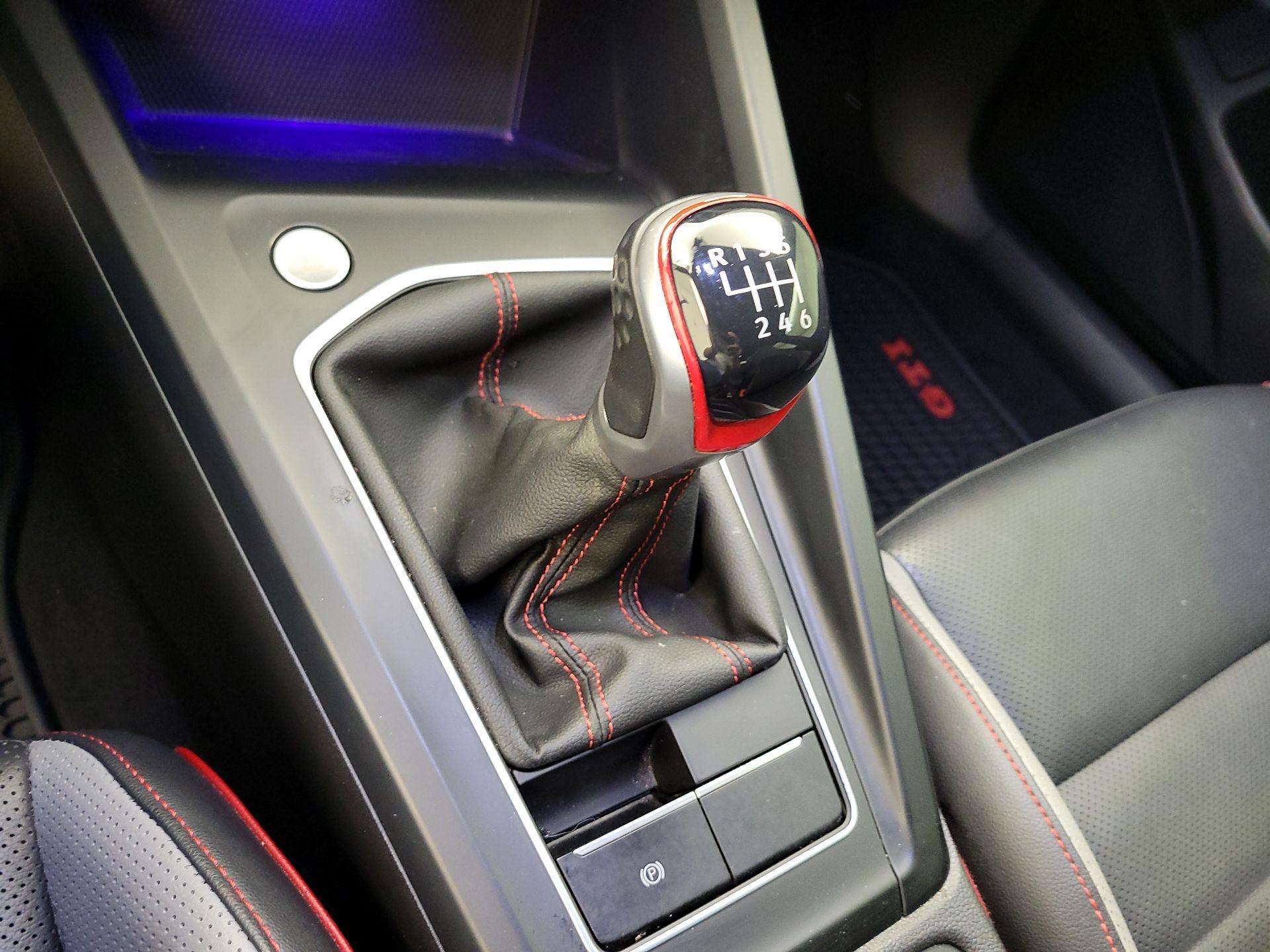 Thumbnail: 2022 Volkswagen Golf - 15