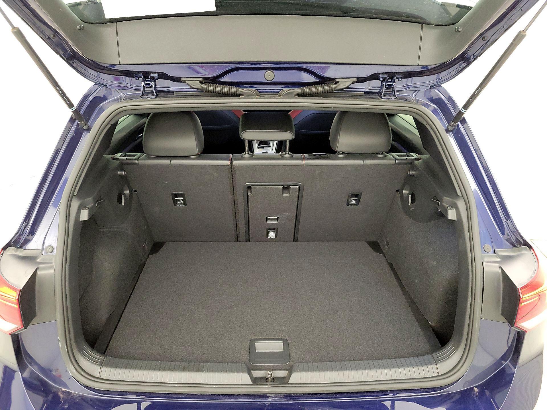 Thumbnail: 2022 Volkswagen Golf - 16