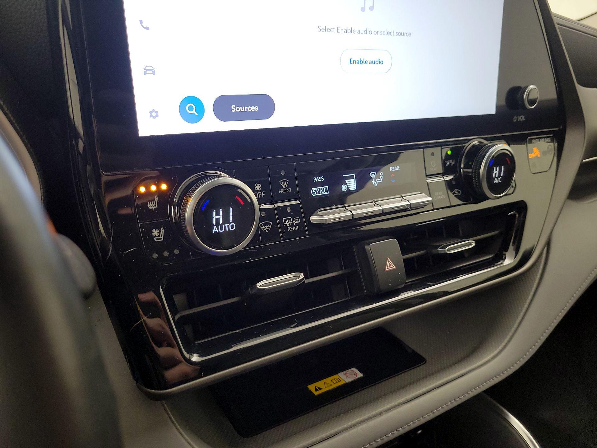 Thumbnail: 2023 Toyota Highlander - 14