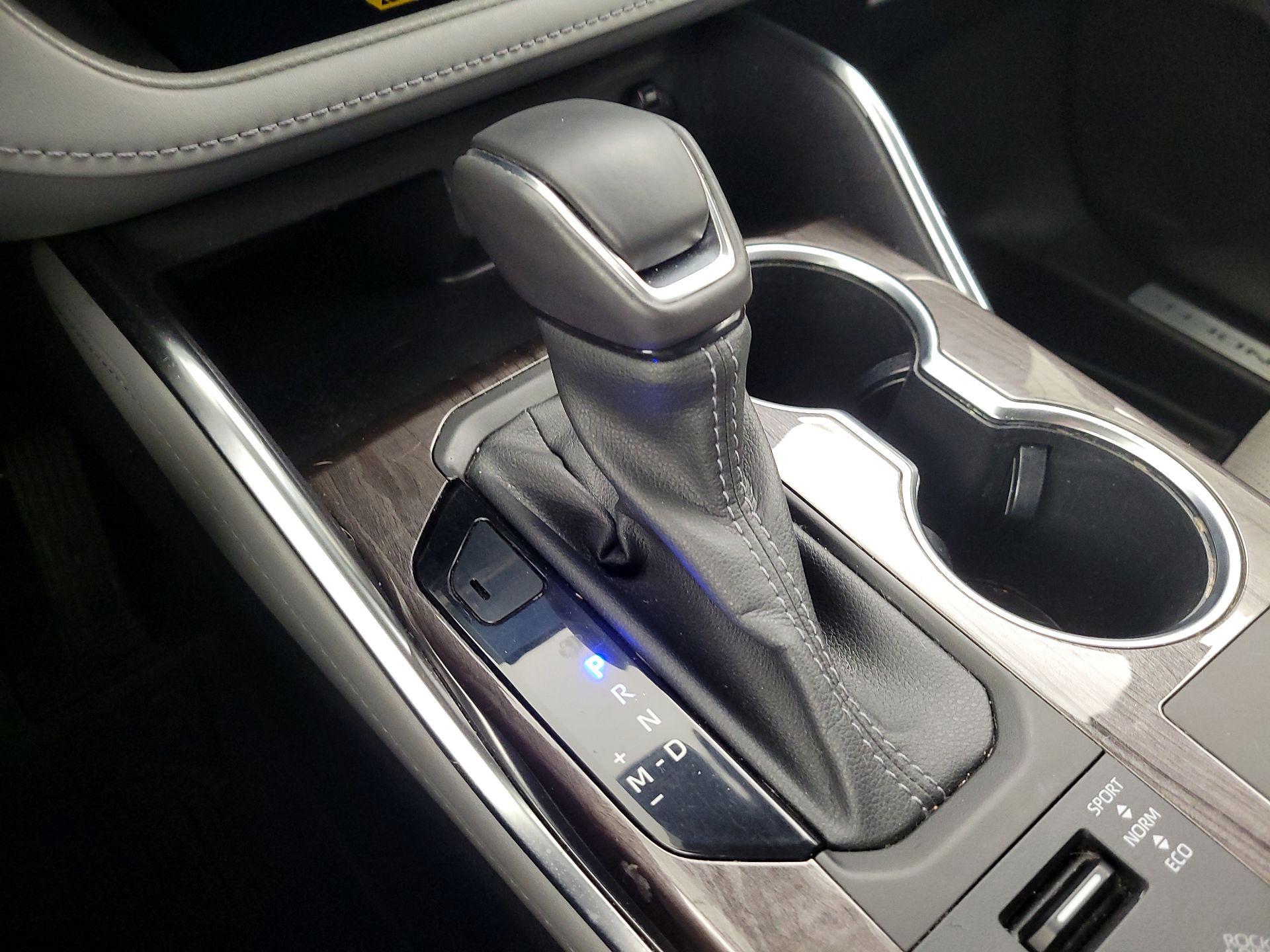 Thumbnail: 2023 Toyota Highlander - 15