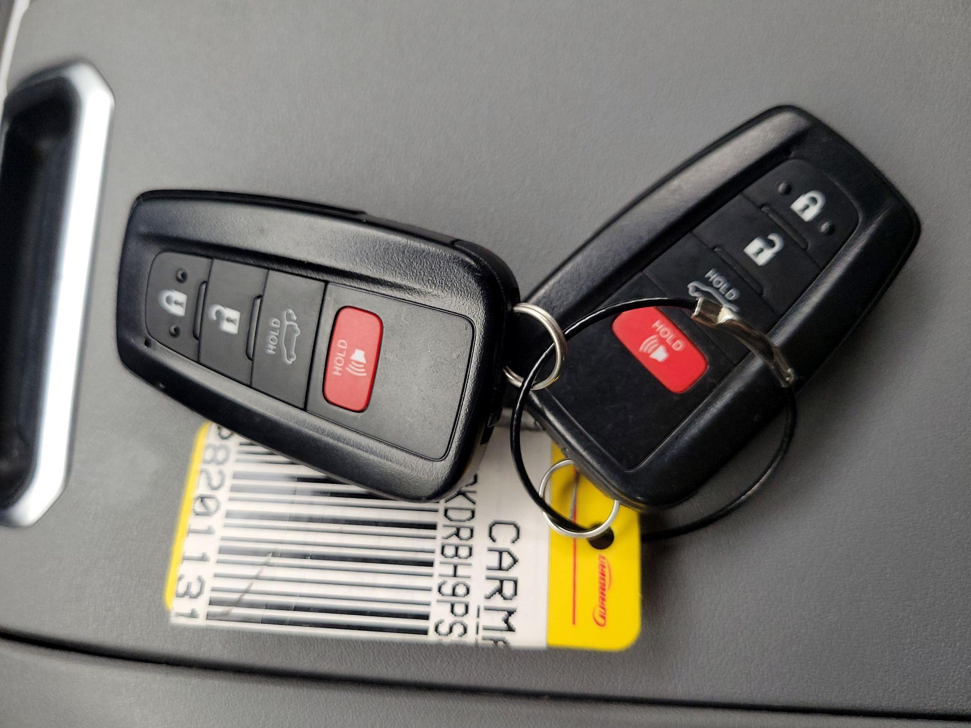 Thumbnail: 2023 Toyota Highlander - 18