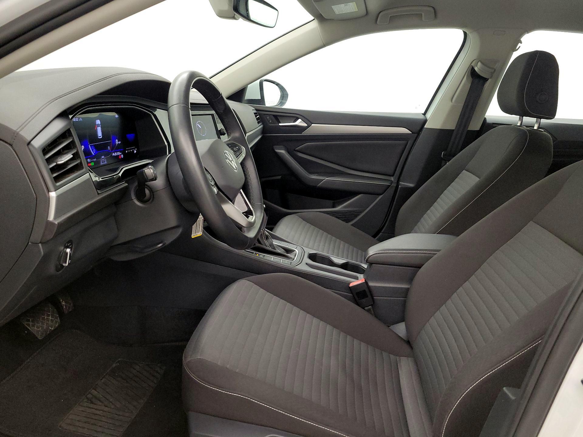 Thumbnail: 2024 Volkswagen Jetta - 11