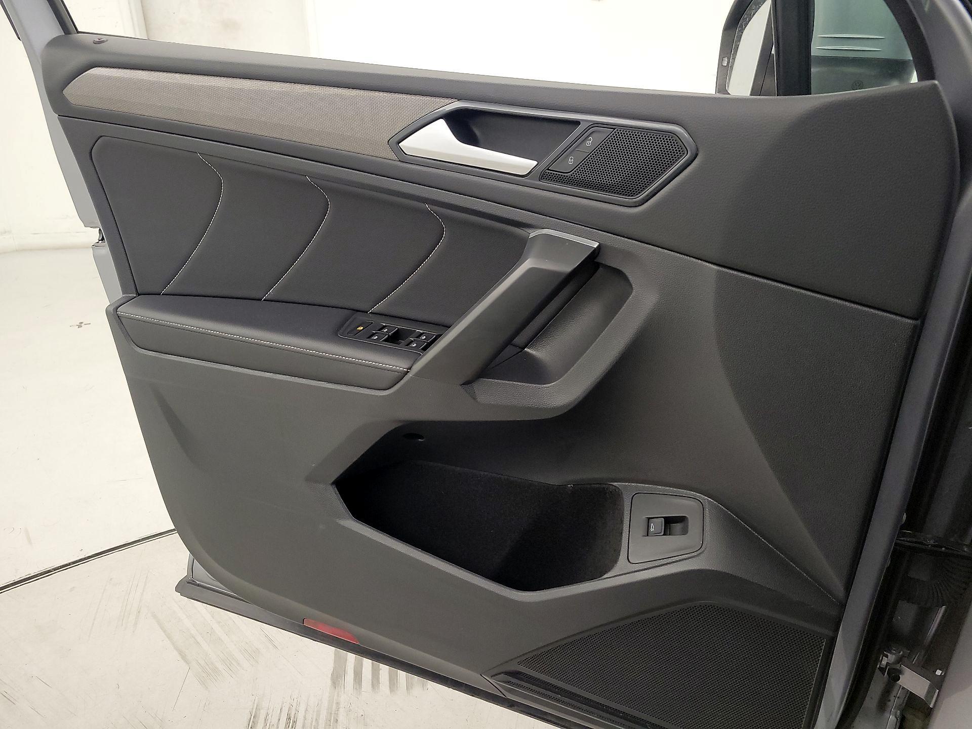 Thumbnail: 2024 Volkswagen Tiguan - 12