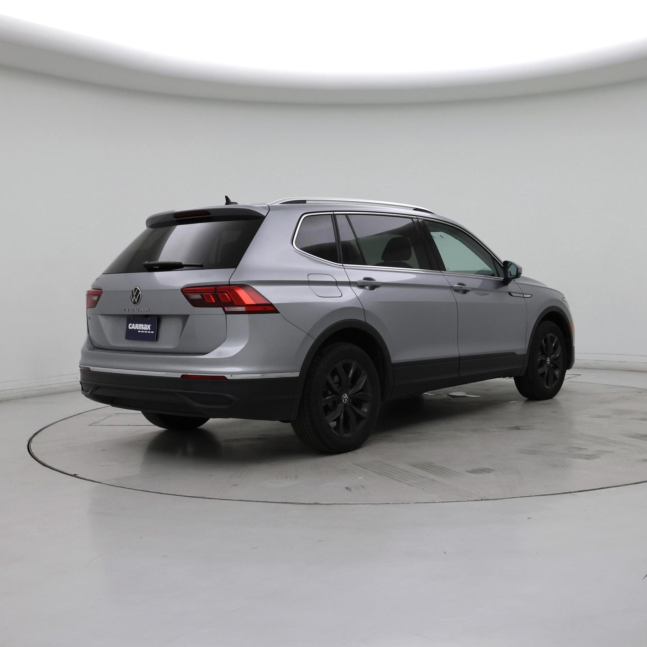 Thumbnail: 2024 Volkswagen Tiguan - 8