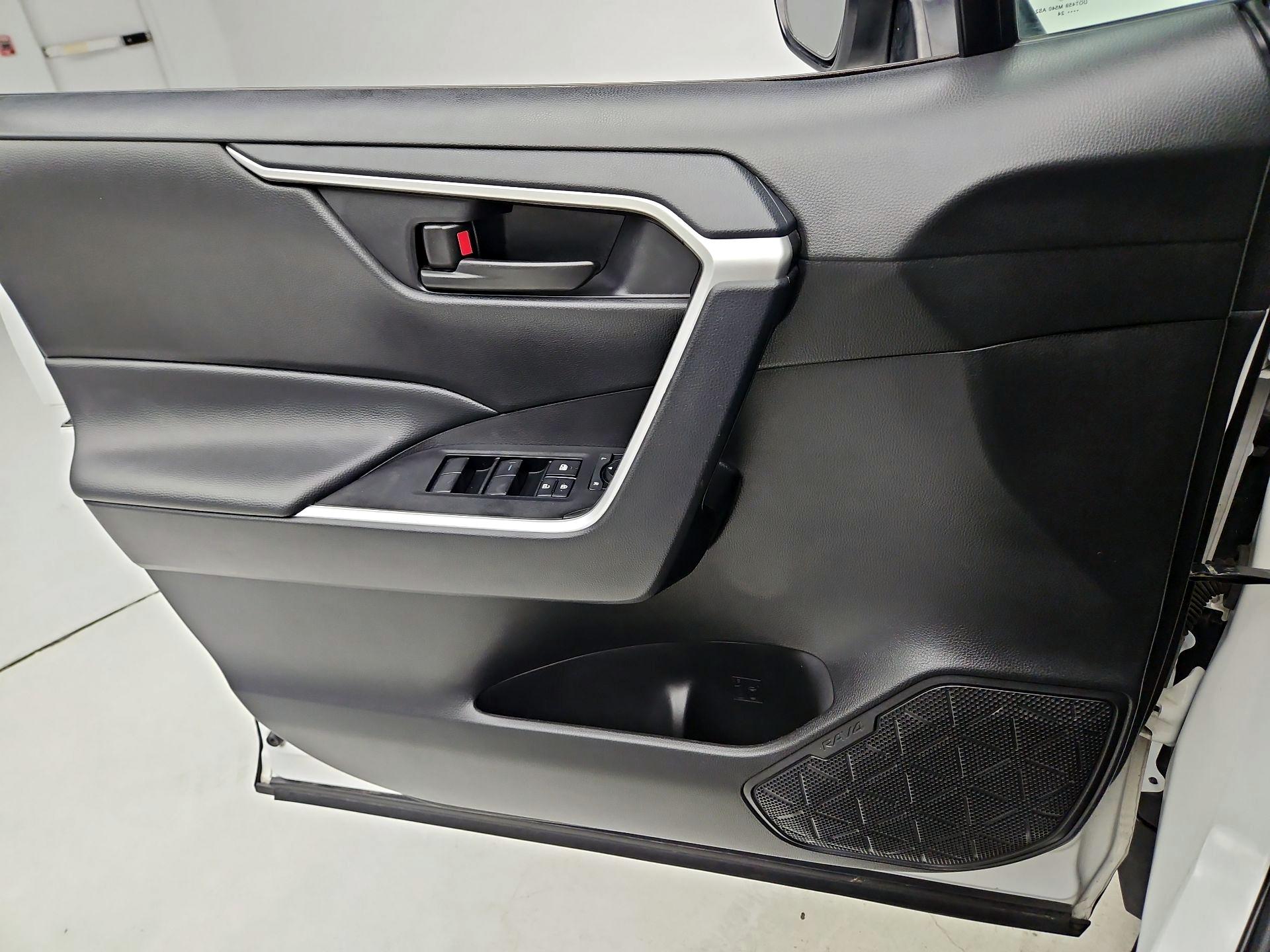 Thumbnail: 2024 Toyota RAV4 - 12