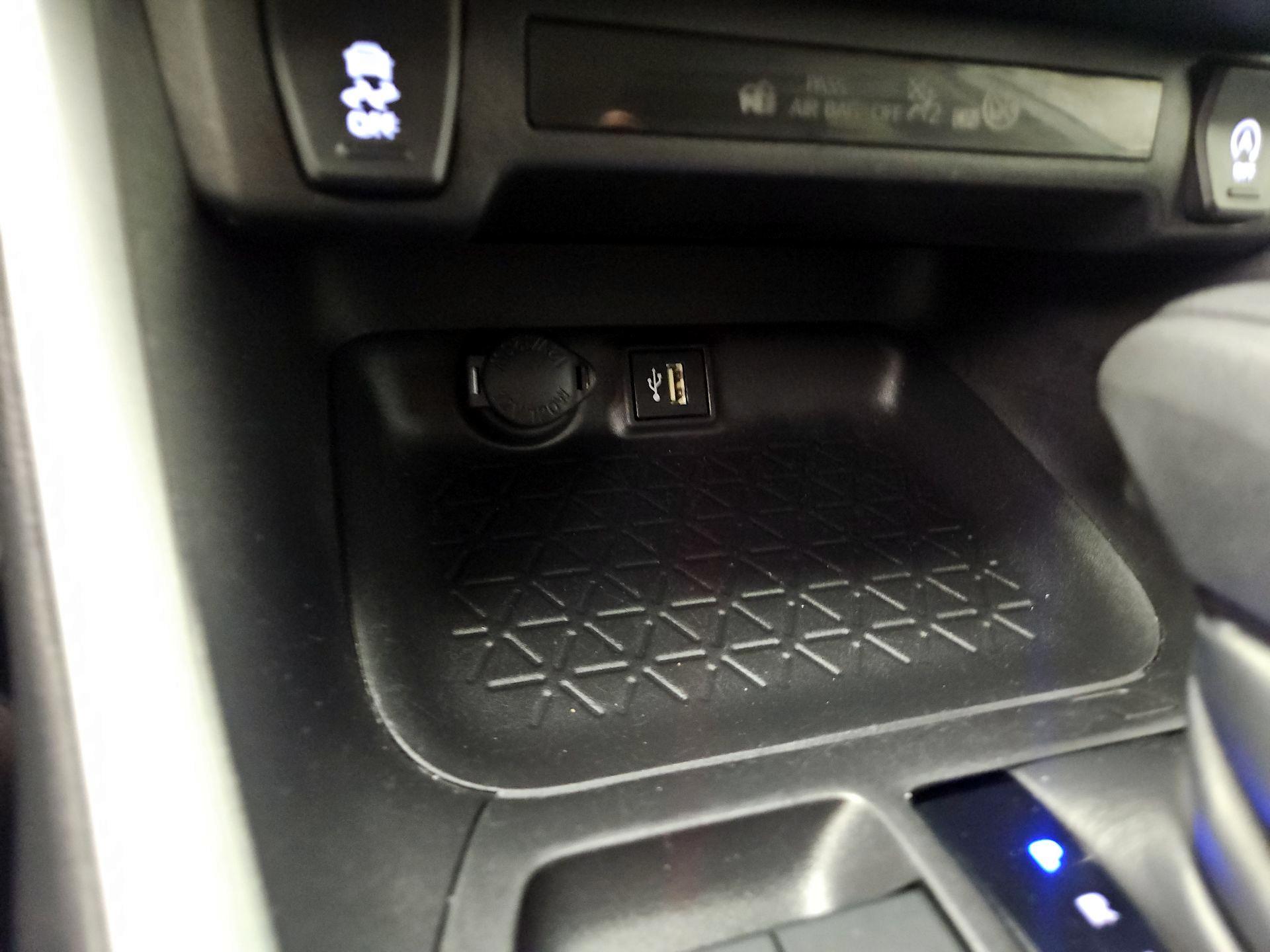 Thumbnail: 2024 Toyota RAV4 - 18