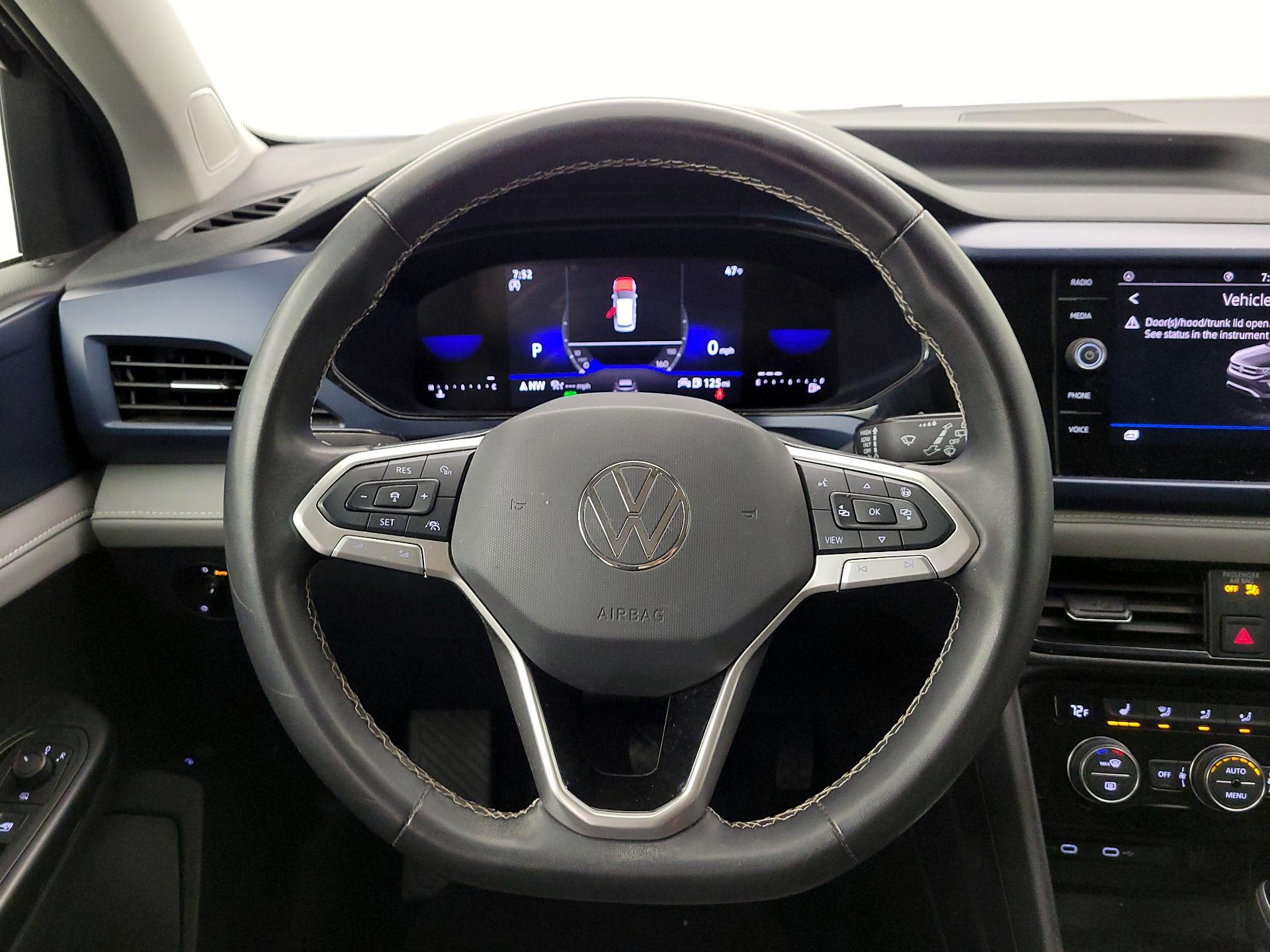 Thumbnail: 2024 Volkswagen Taos - 10