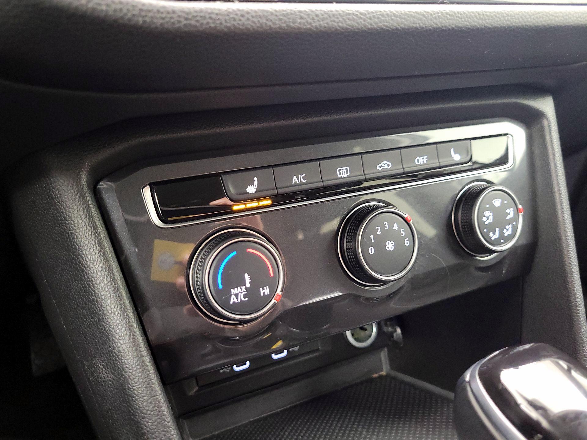 Thumbnail: 2024 Volkswagen Tiguan - 14