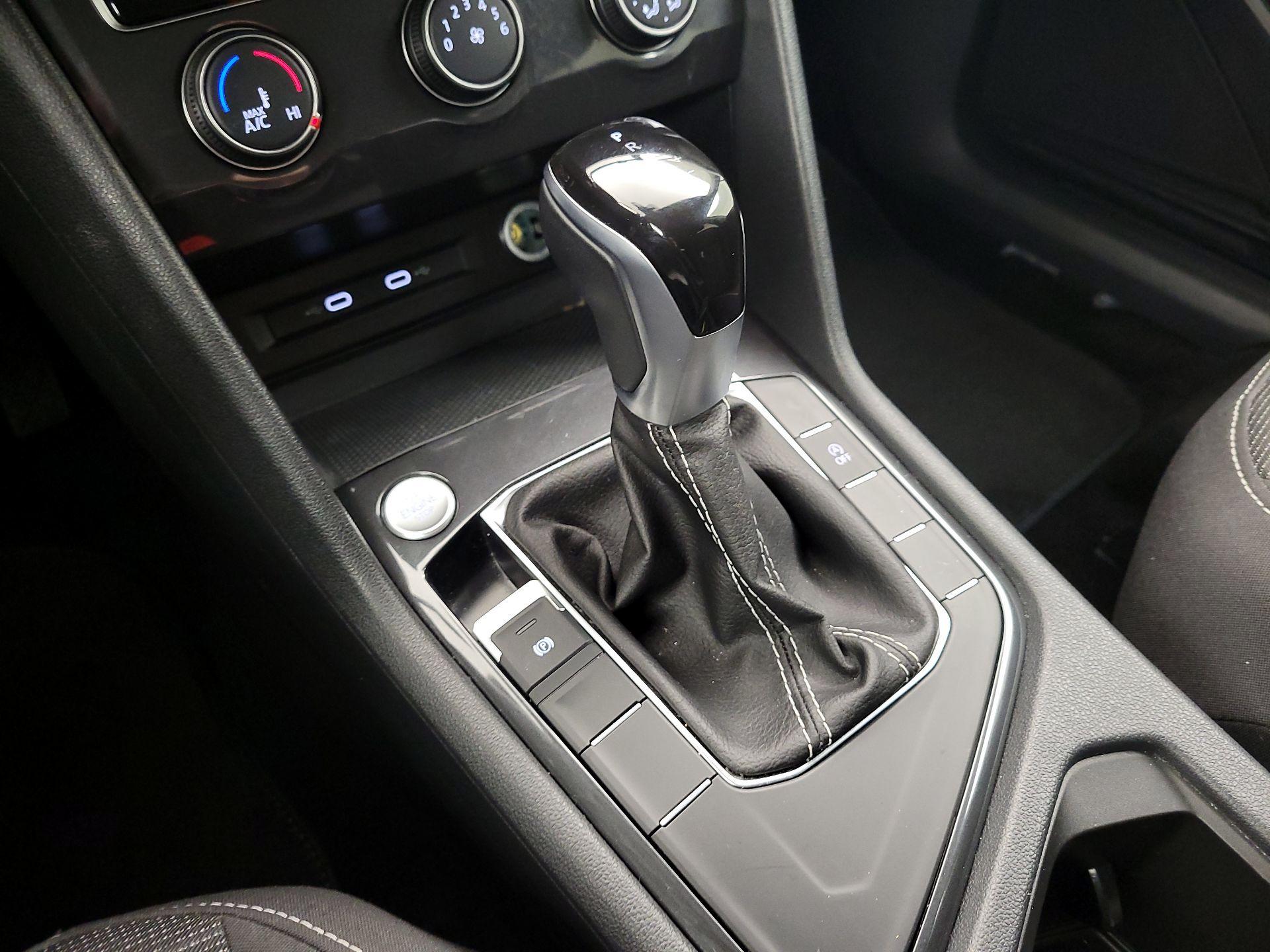 Thumbnail: 2024 Volkswagen Tiguan - 15