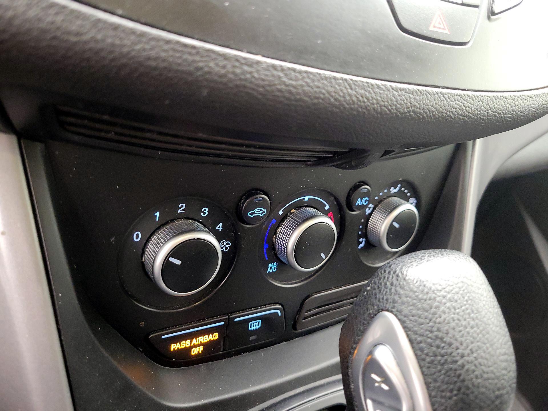 Thumbnail: 2016 Ford Escape - 14