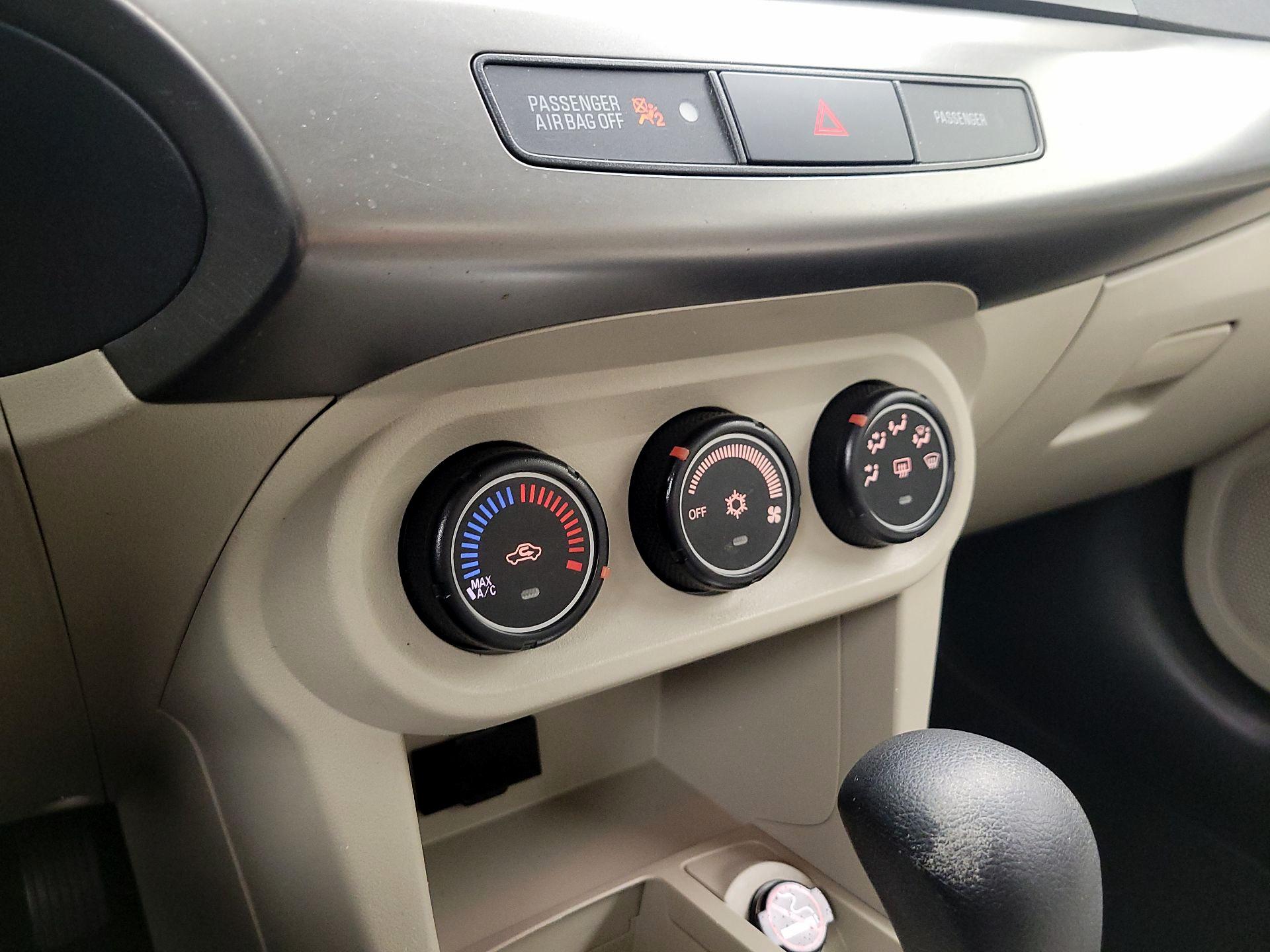 Thumbnail: 2014 Mitsubishi Lancer - 14