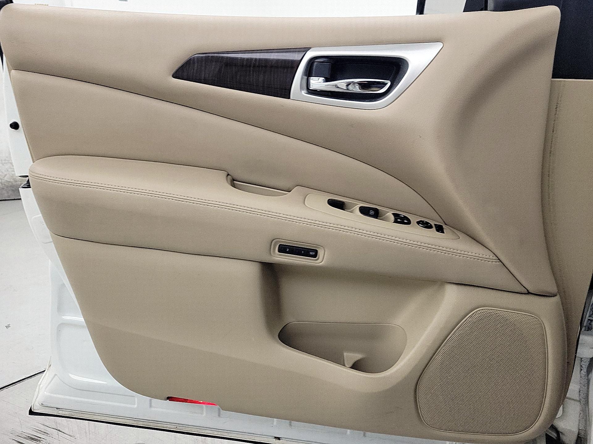 Thumbnail: 2014 Nissan Pathfinder - 12