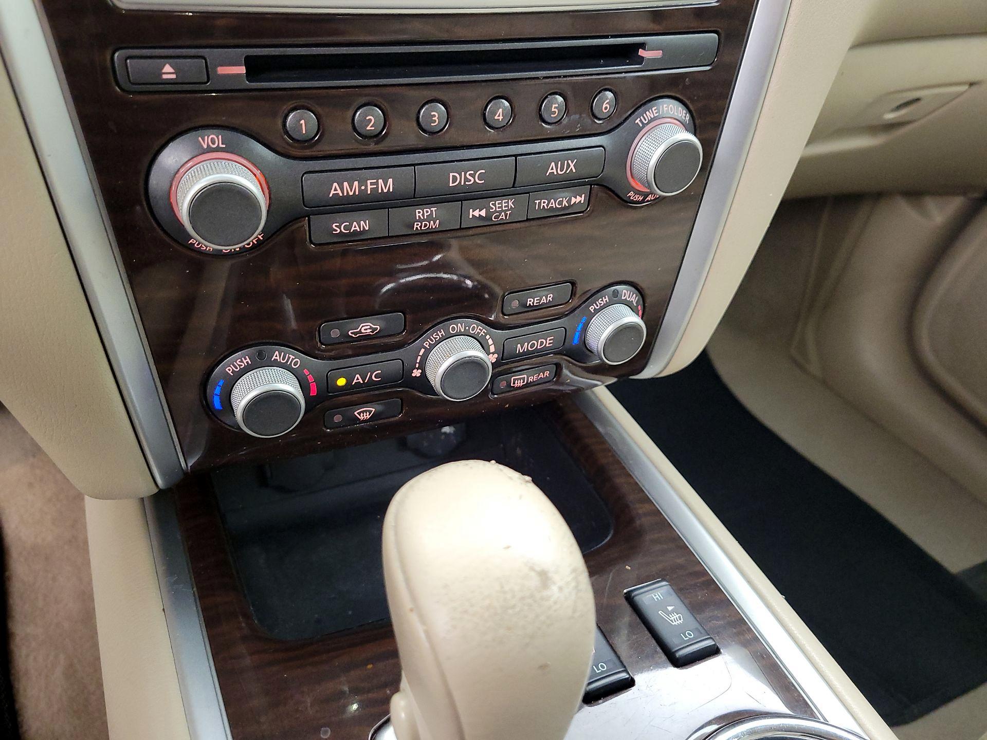 Thumbnail: 2014 Nissan Pathfinder - 16