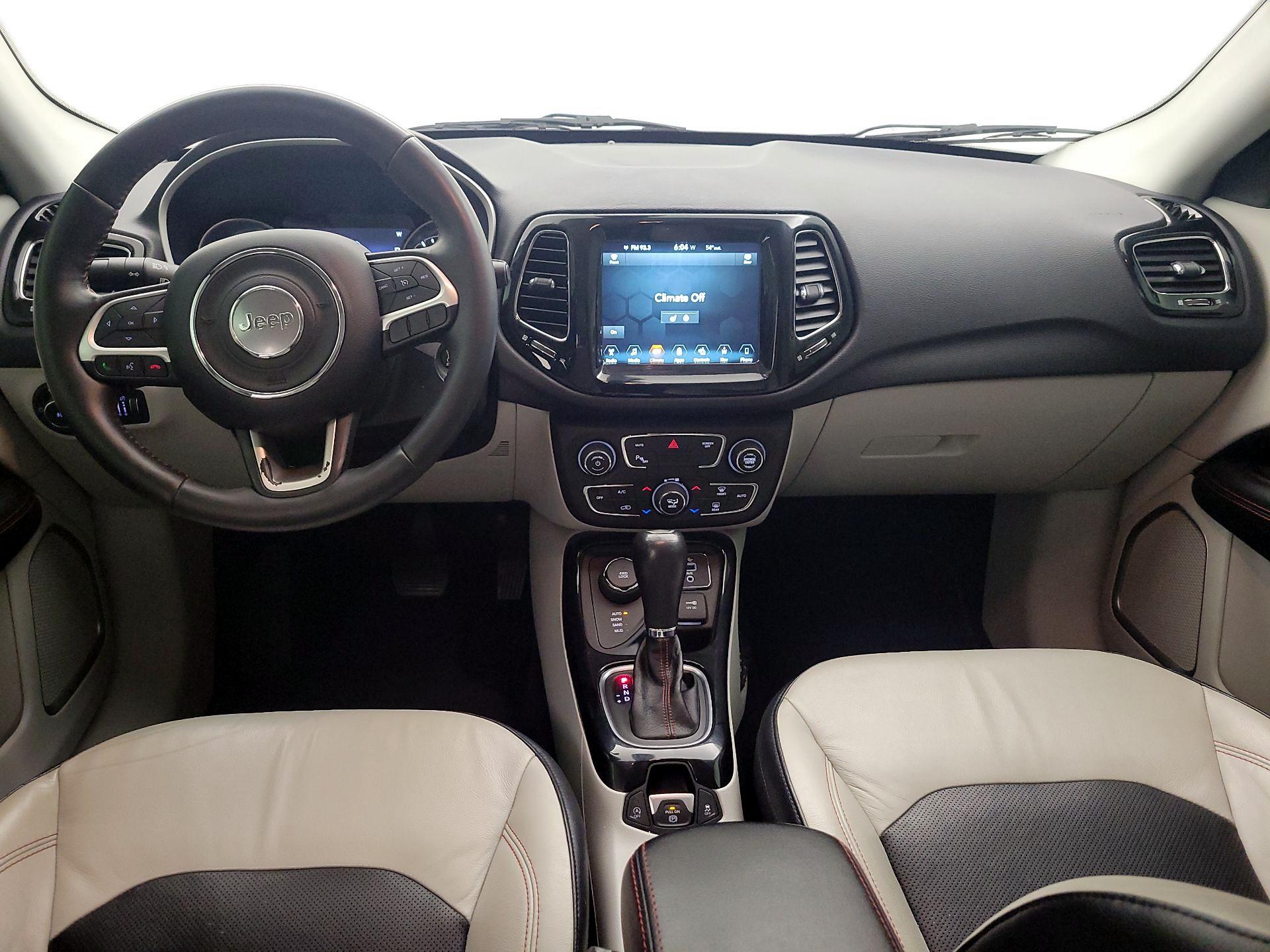 Thumbnail: 2017 Jeep Compass - 9