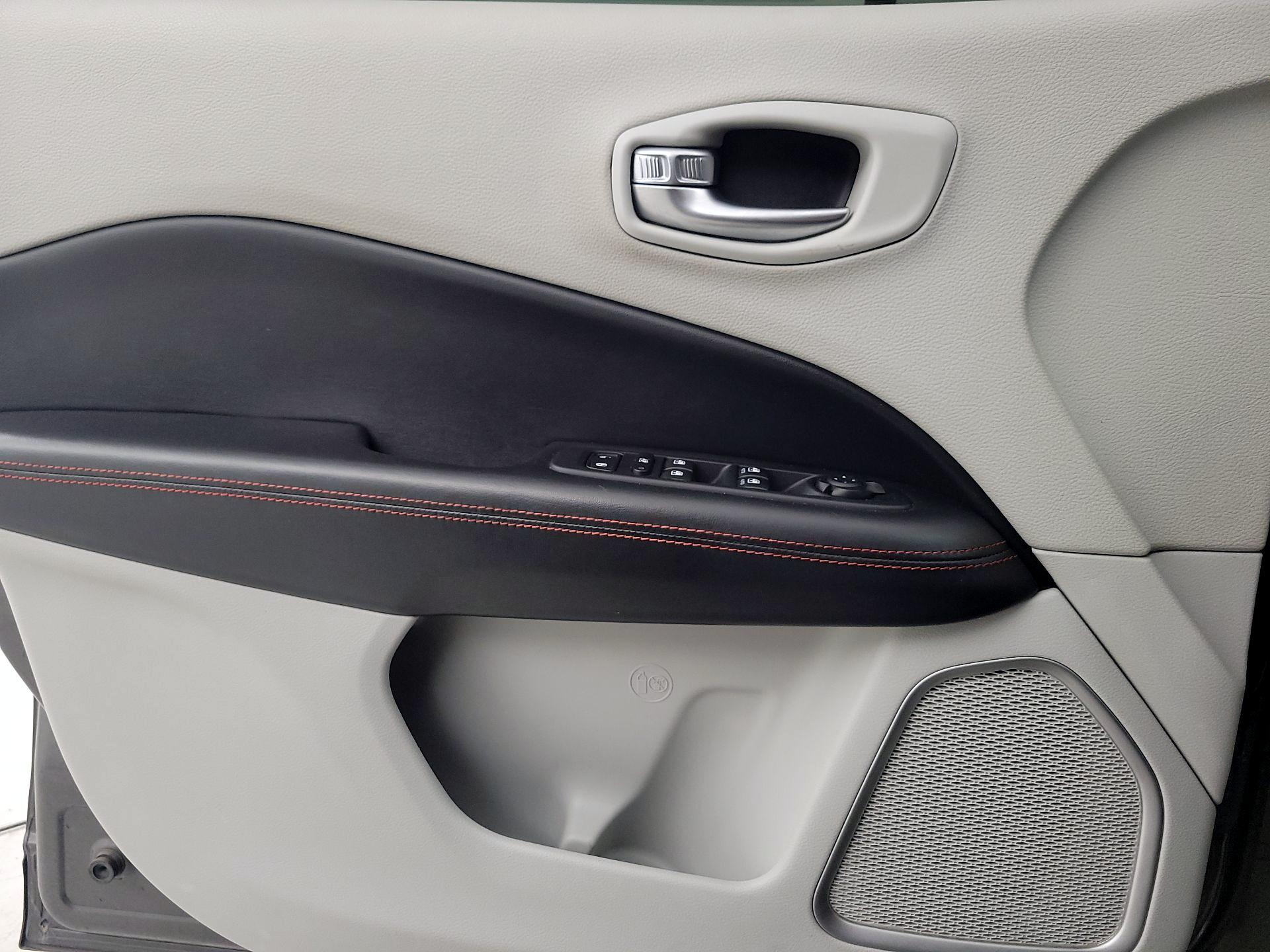 Thumbnail: 2017 Jeep Compass - 13